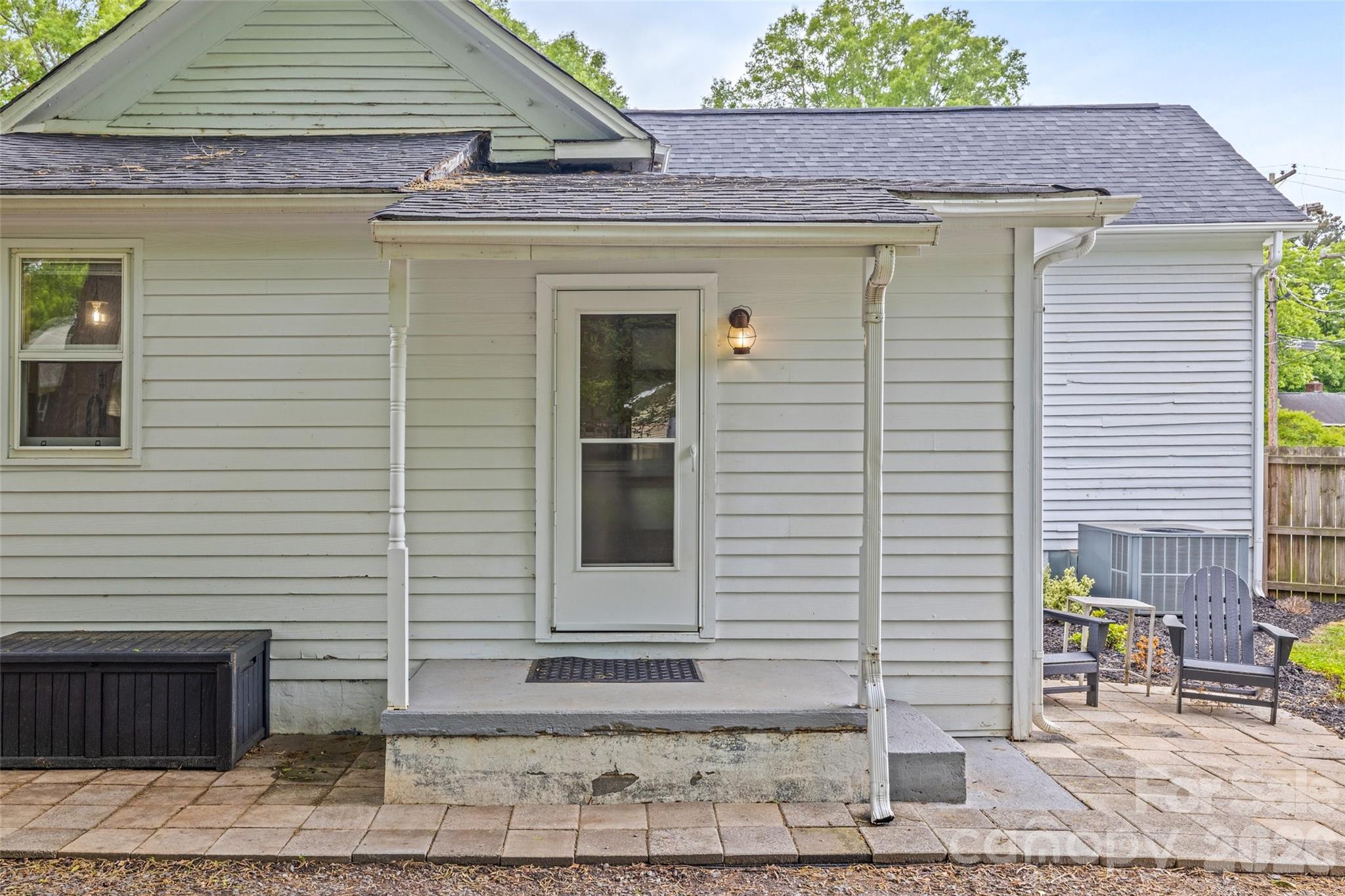 231 Jefferson Street E — York