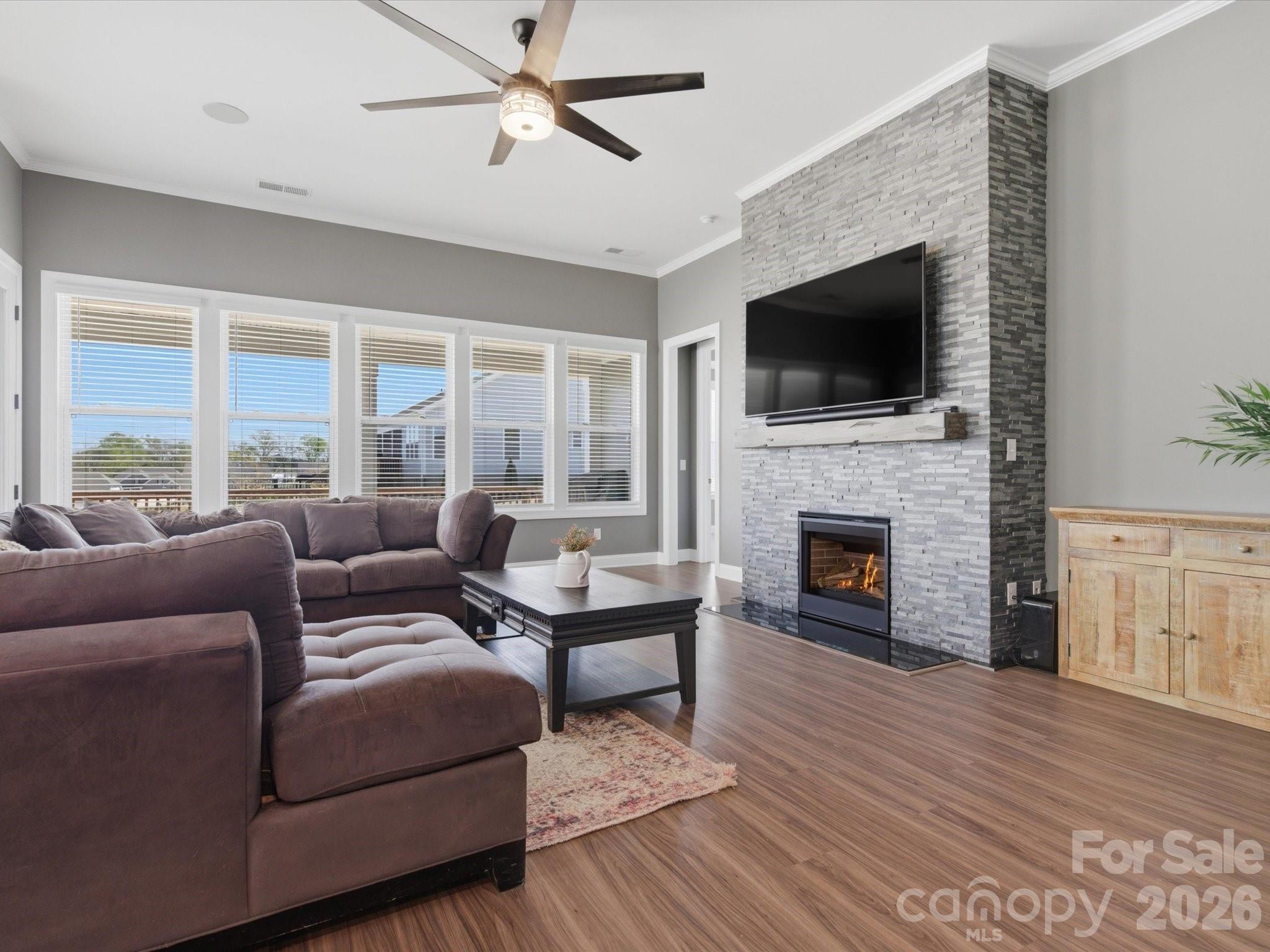 7004 Treetop Court — York
