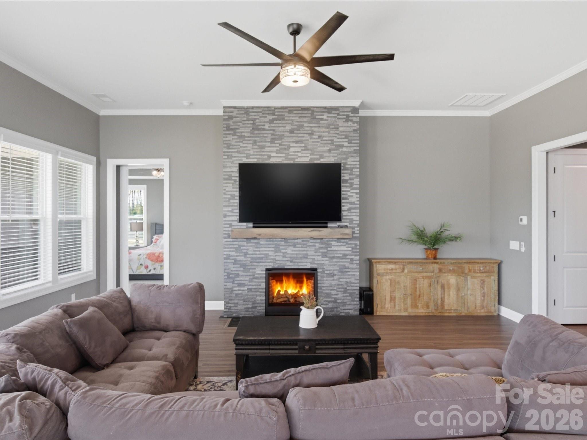 7004 Treetop Court — York