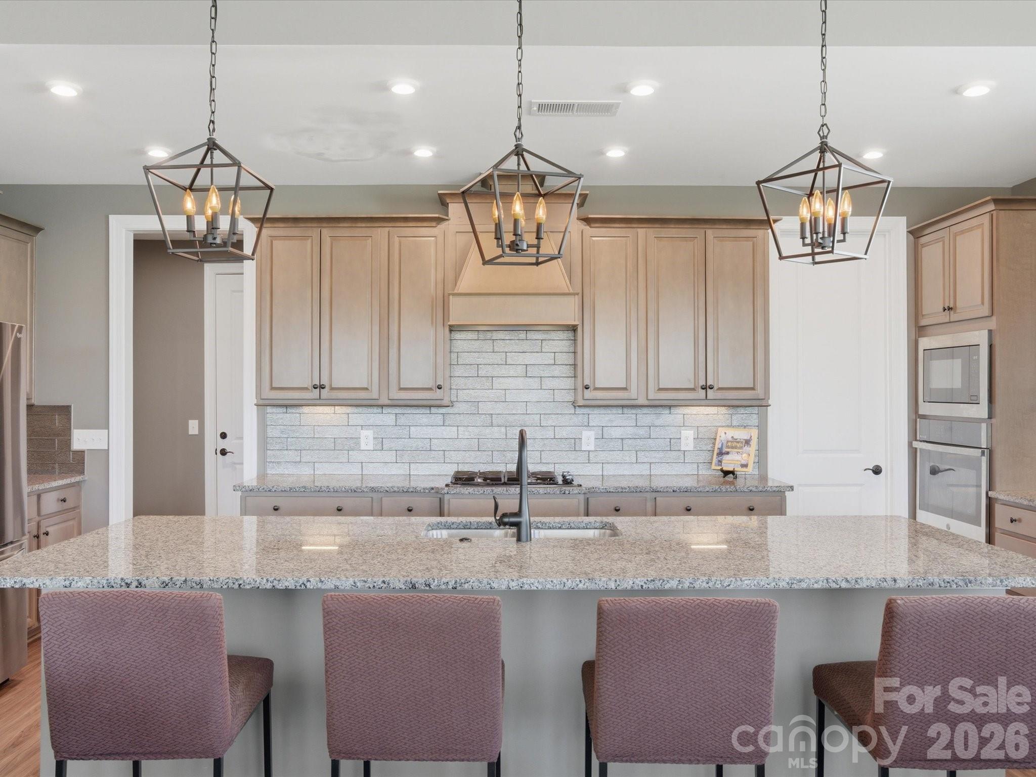 7004 Treetop Court — York