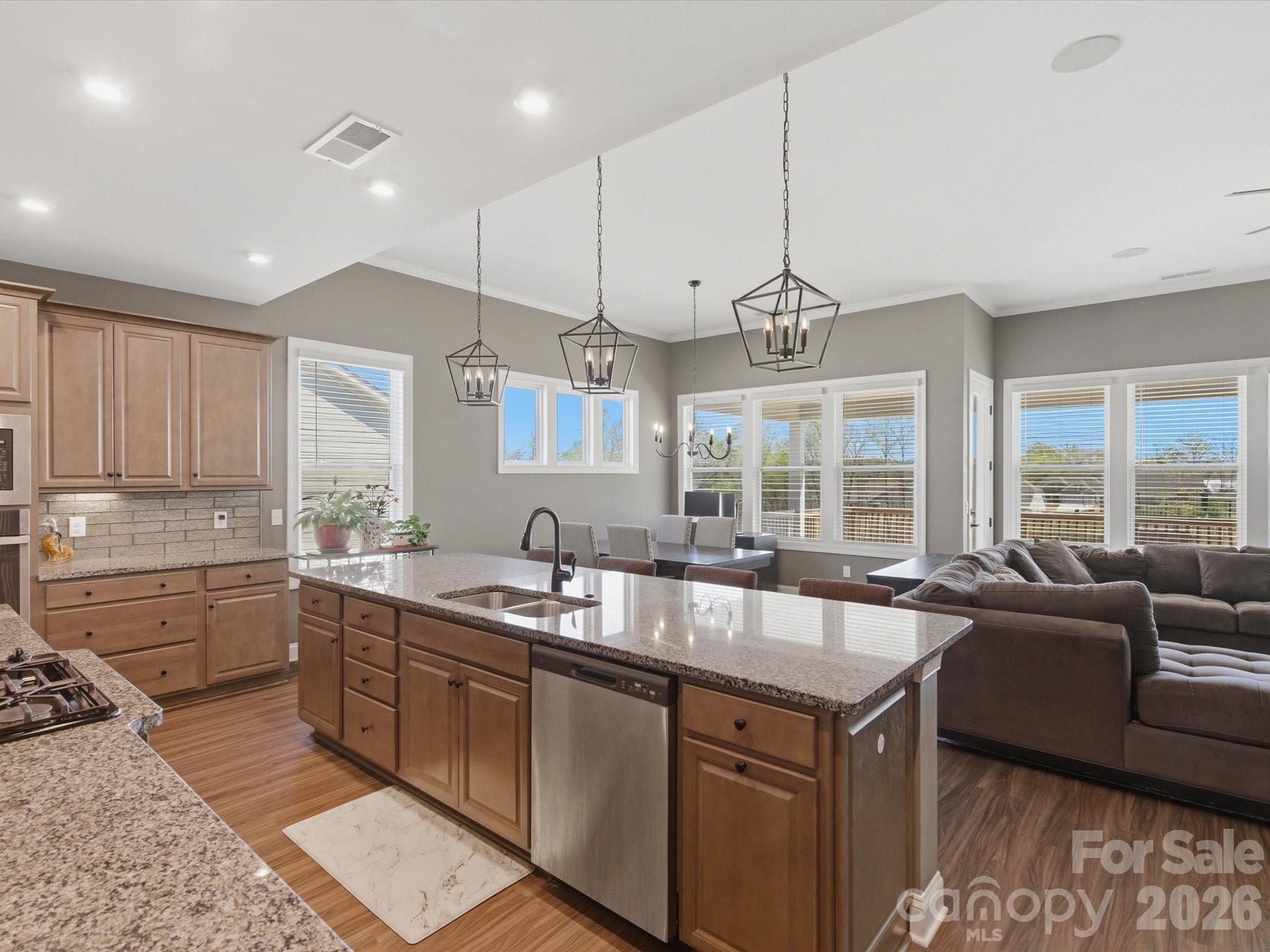 7004 Treetop Court — York