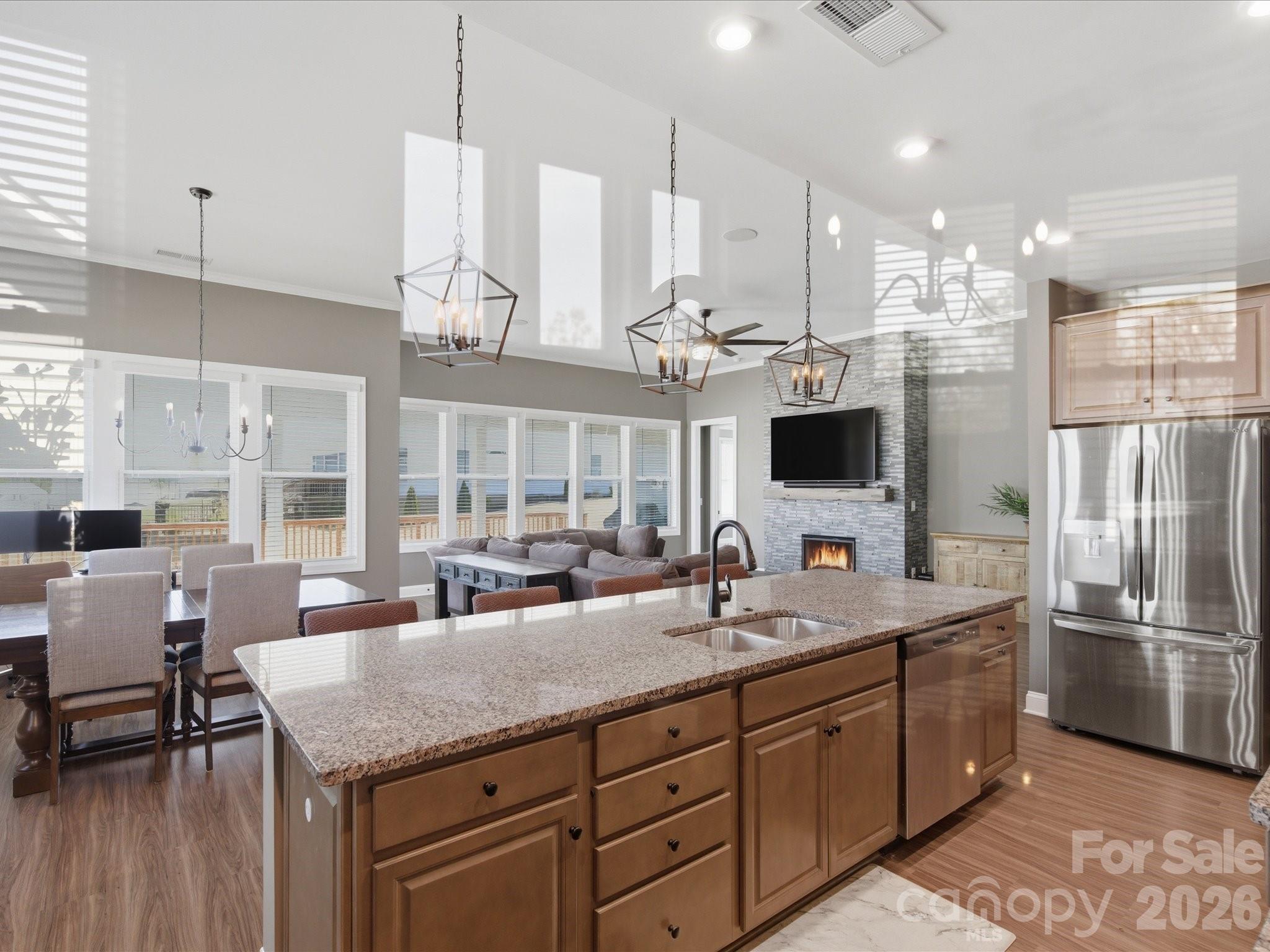 7004 Treetop Court — York