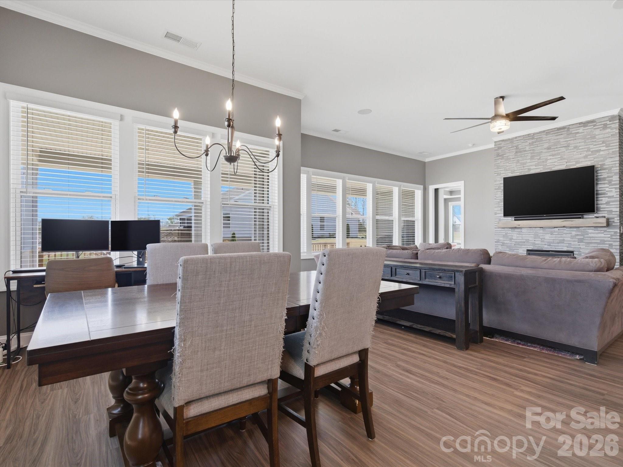 7004 Treetop Court — York