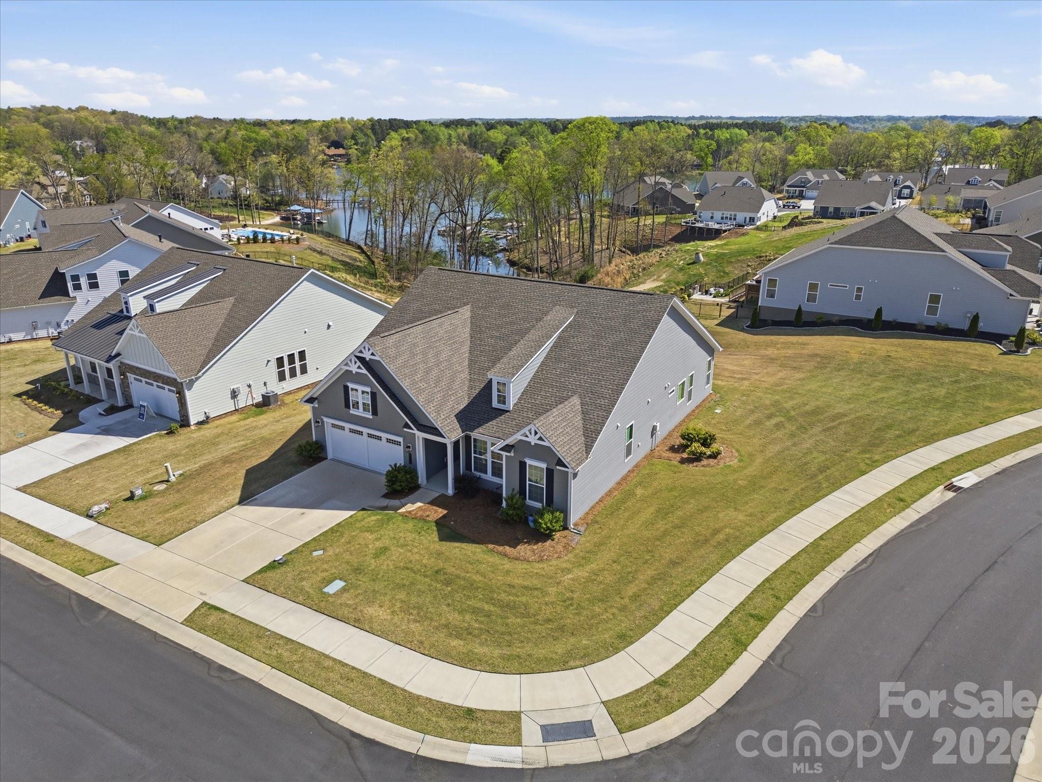 7004 Treetop Court — York