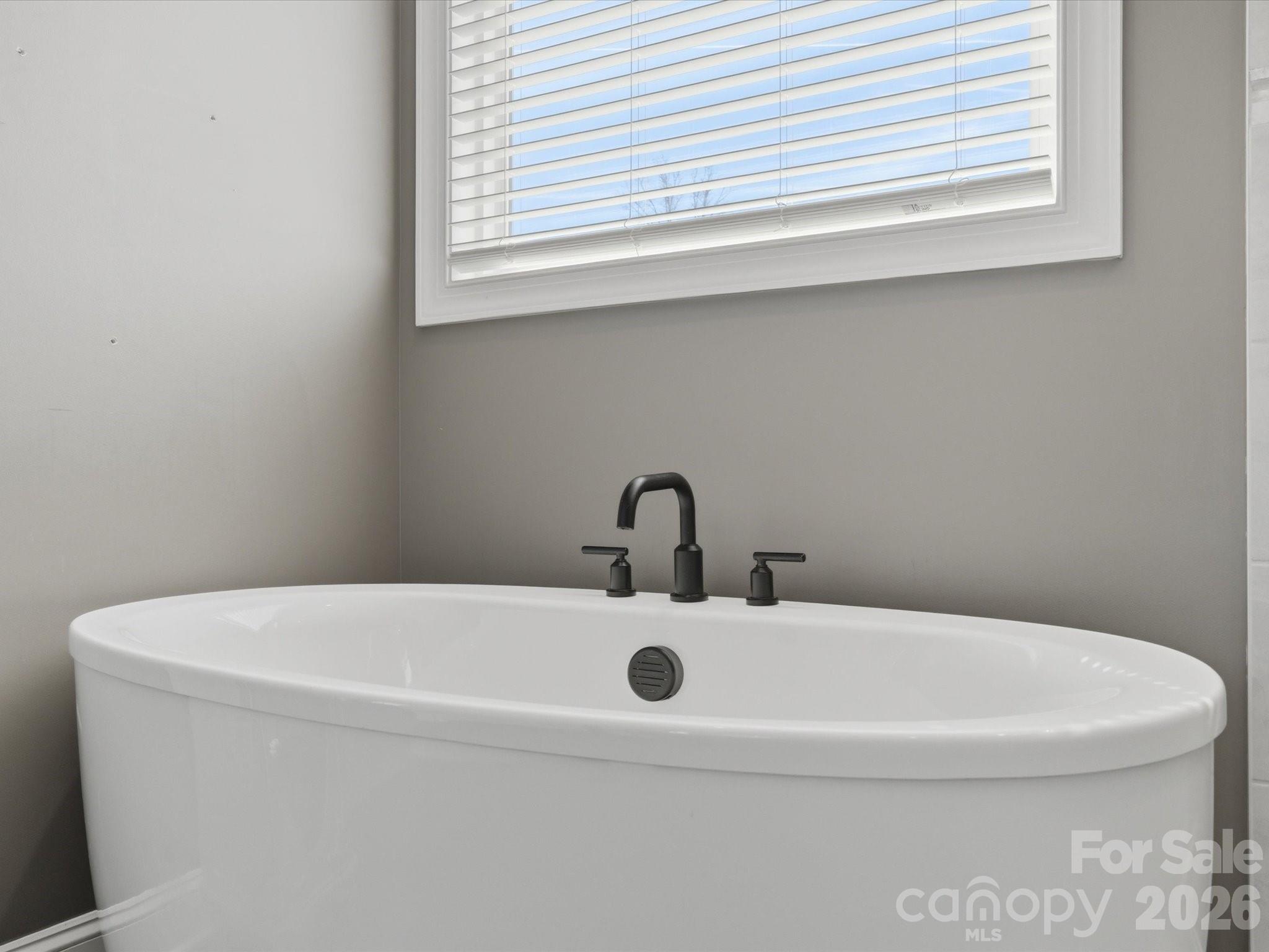 7004 Treetop Court — York