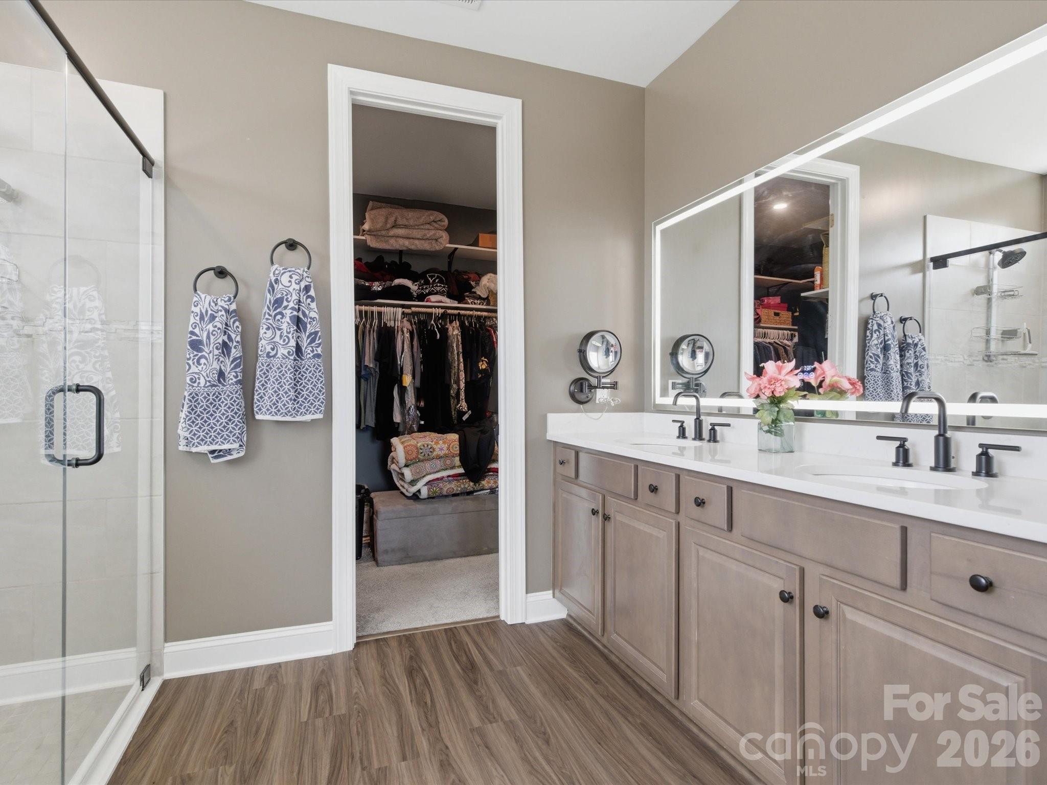 7004 Treetop Court — York