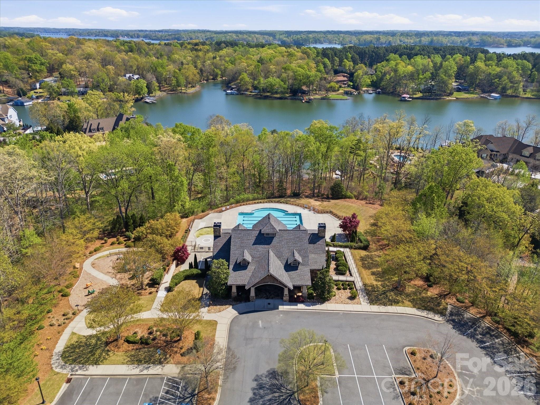 7004 Treetop Court — York