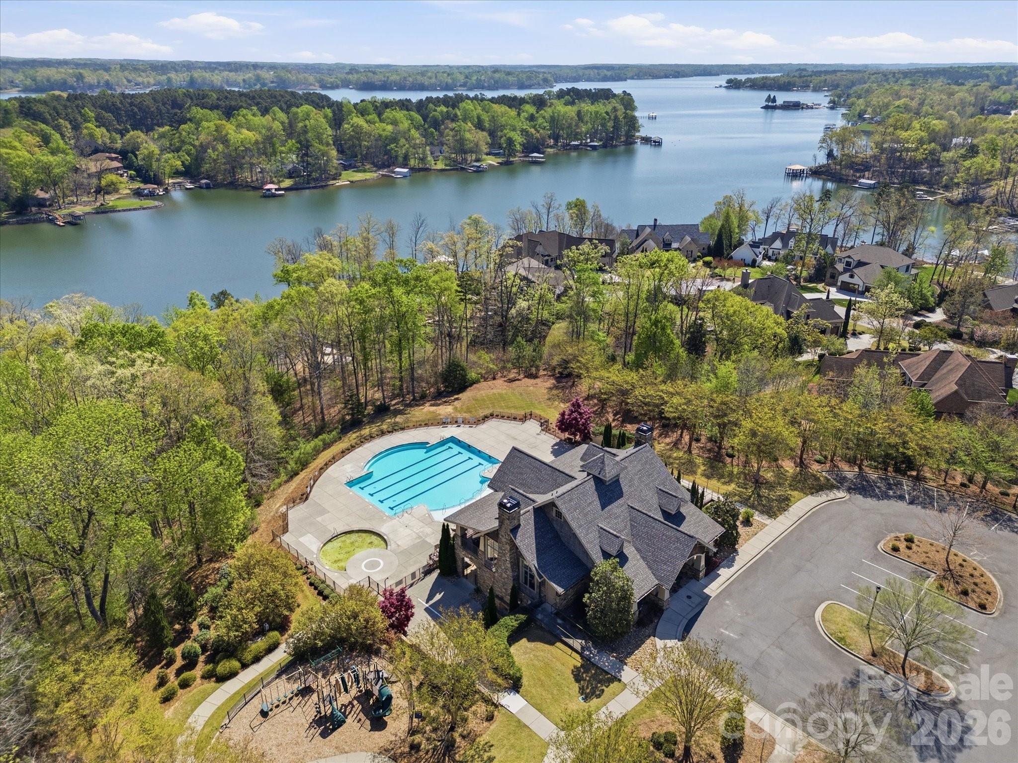 7004 Treetop Court — York