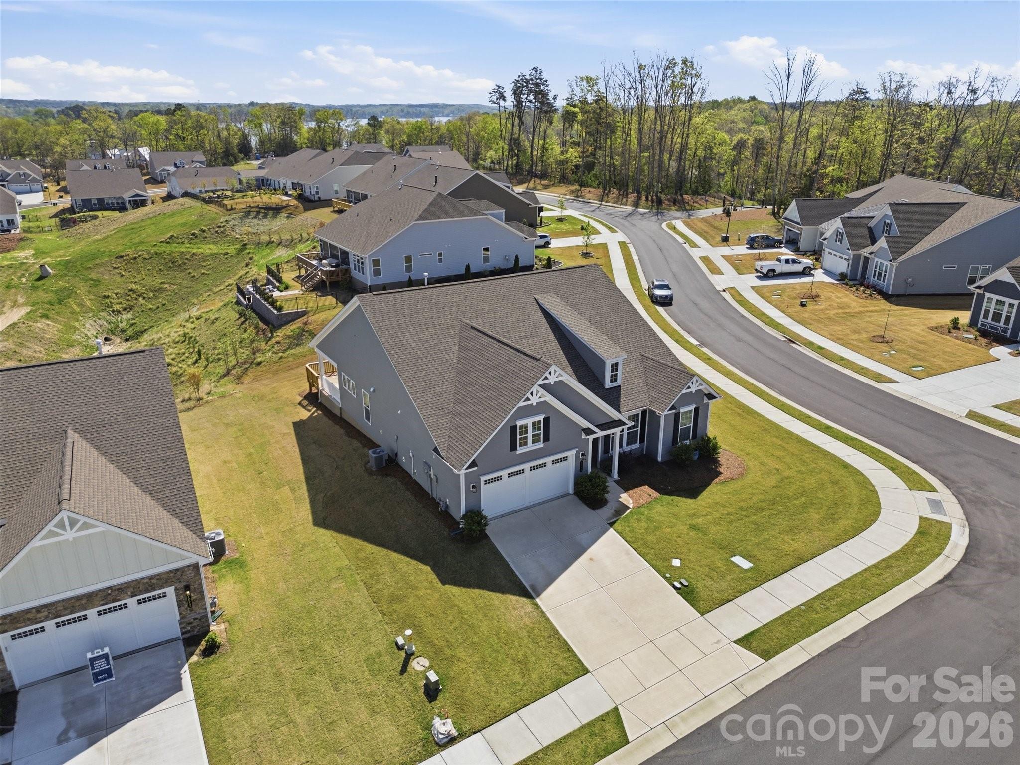 7004 Treetop Court — York