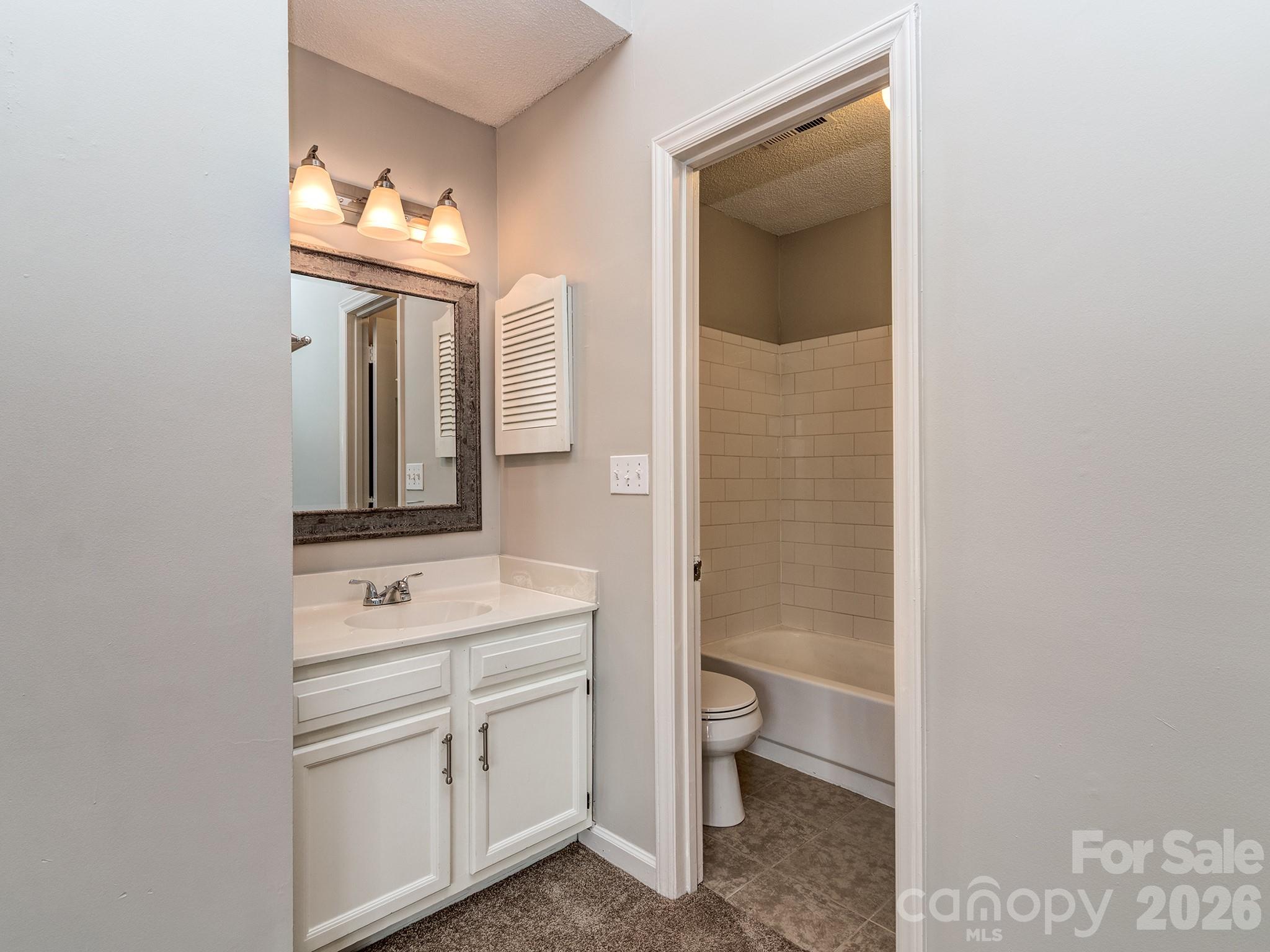 8211 Golf Ridge Drive — Charlotte