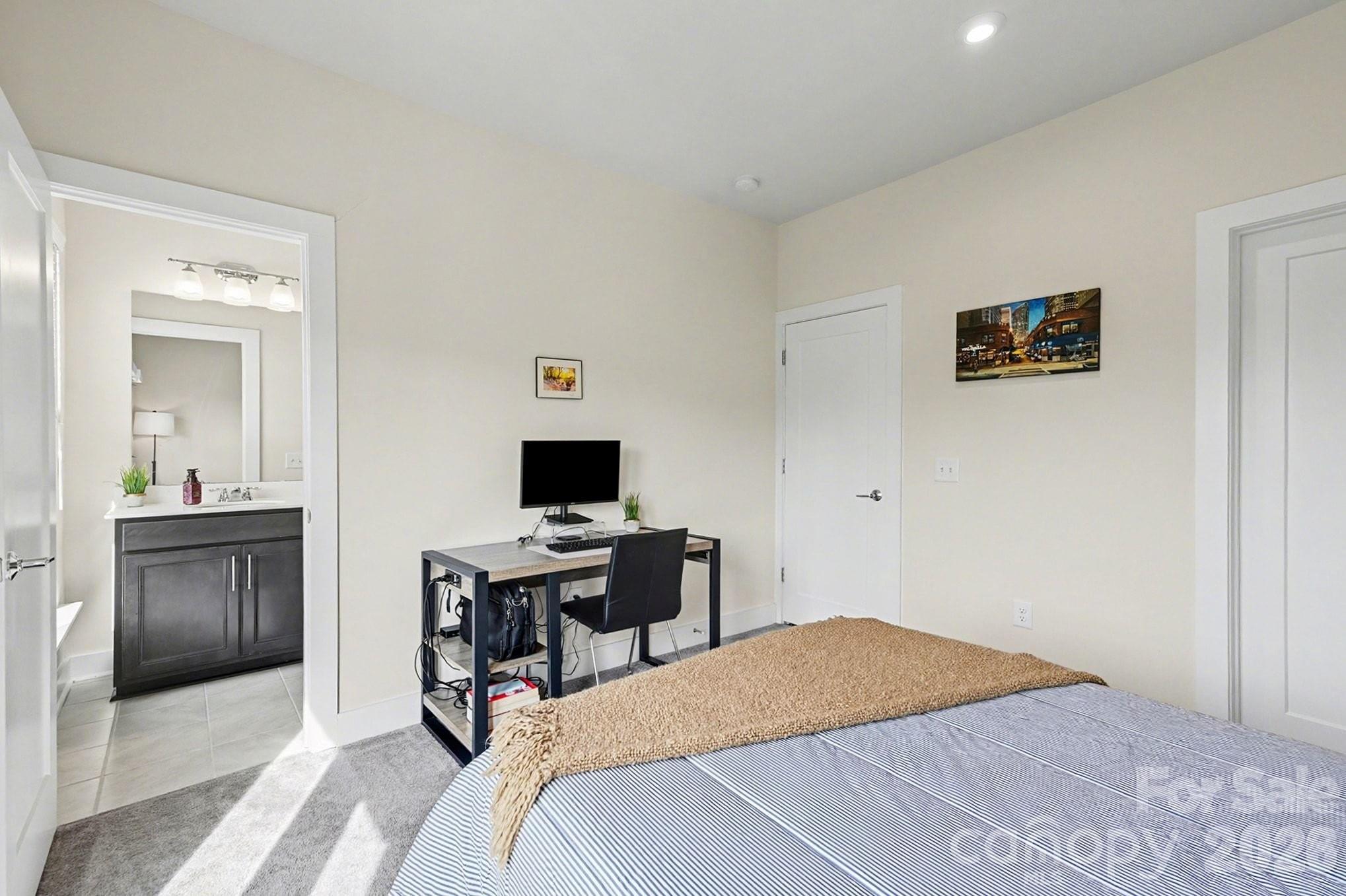 12045 Brooklyn Avenue — Charlotte