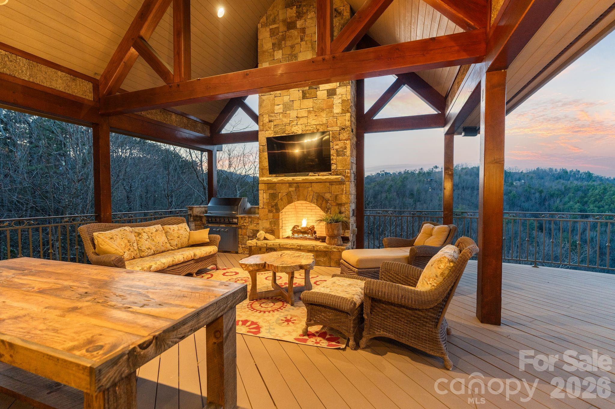 2054 Reynolds Parkway — Boone
