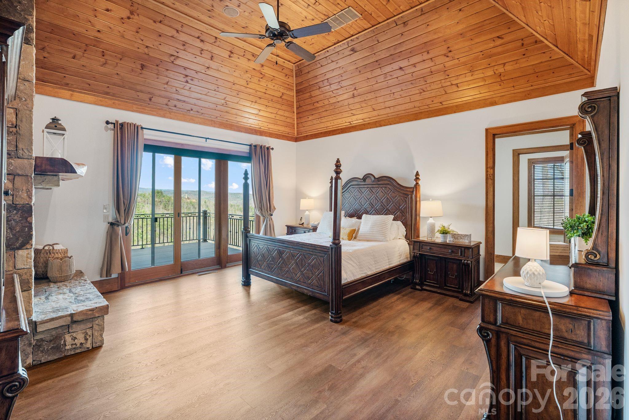2054 Reynolds Parkway — Boone