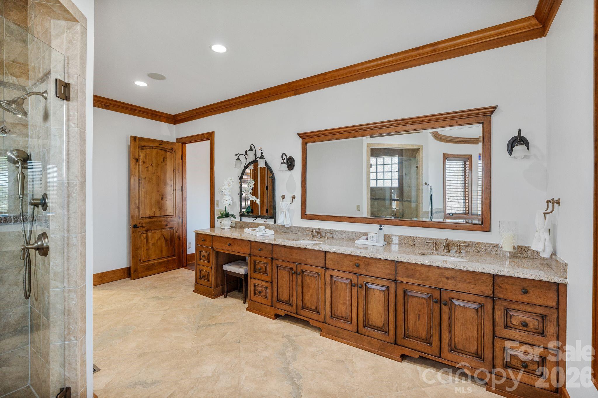 2054 Reynolds Parkway — Boone