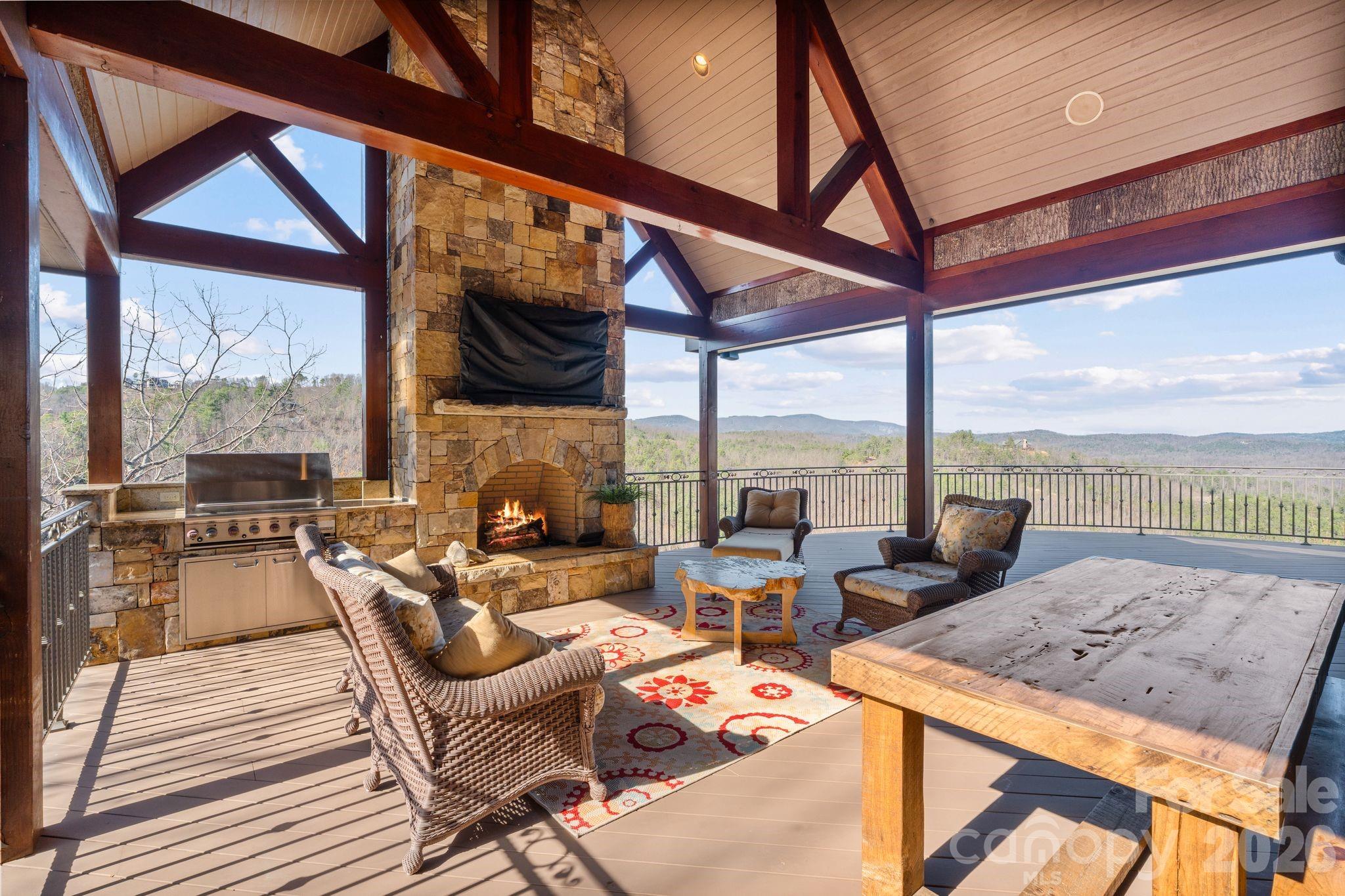 2054 Reynolds Parkway — Boone