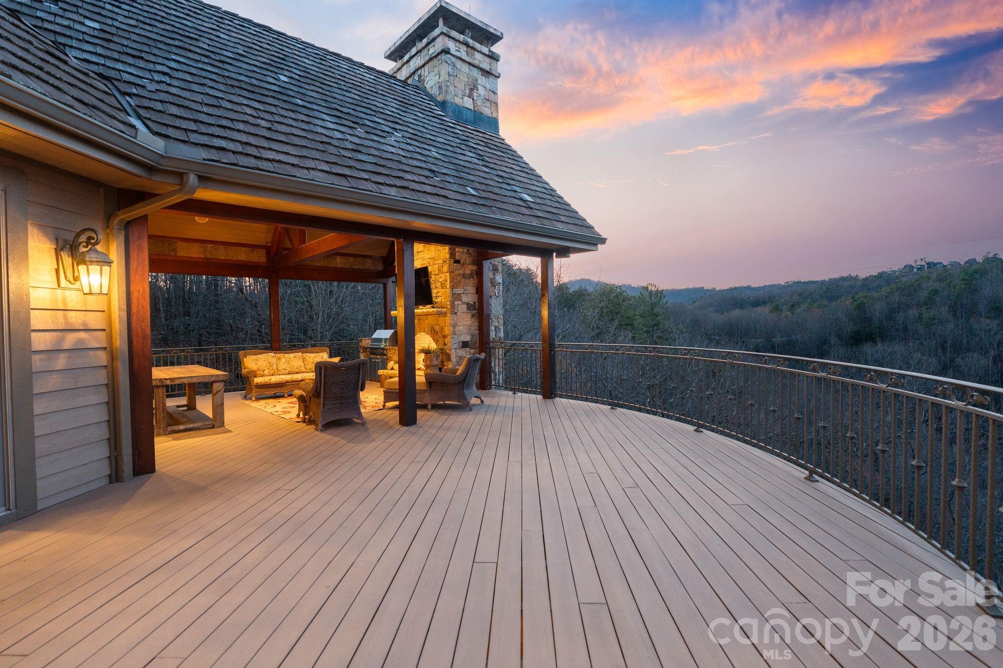 2054 Reynolds Parkway — Boone