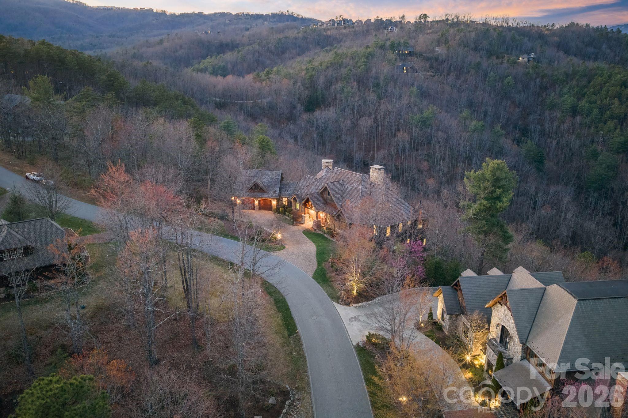 2054 Reynolds Parkway — Boone