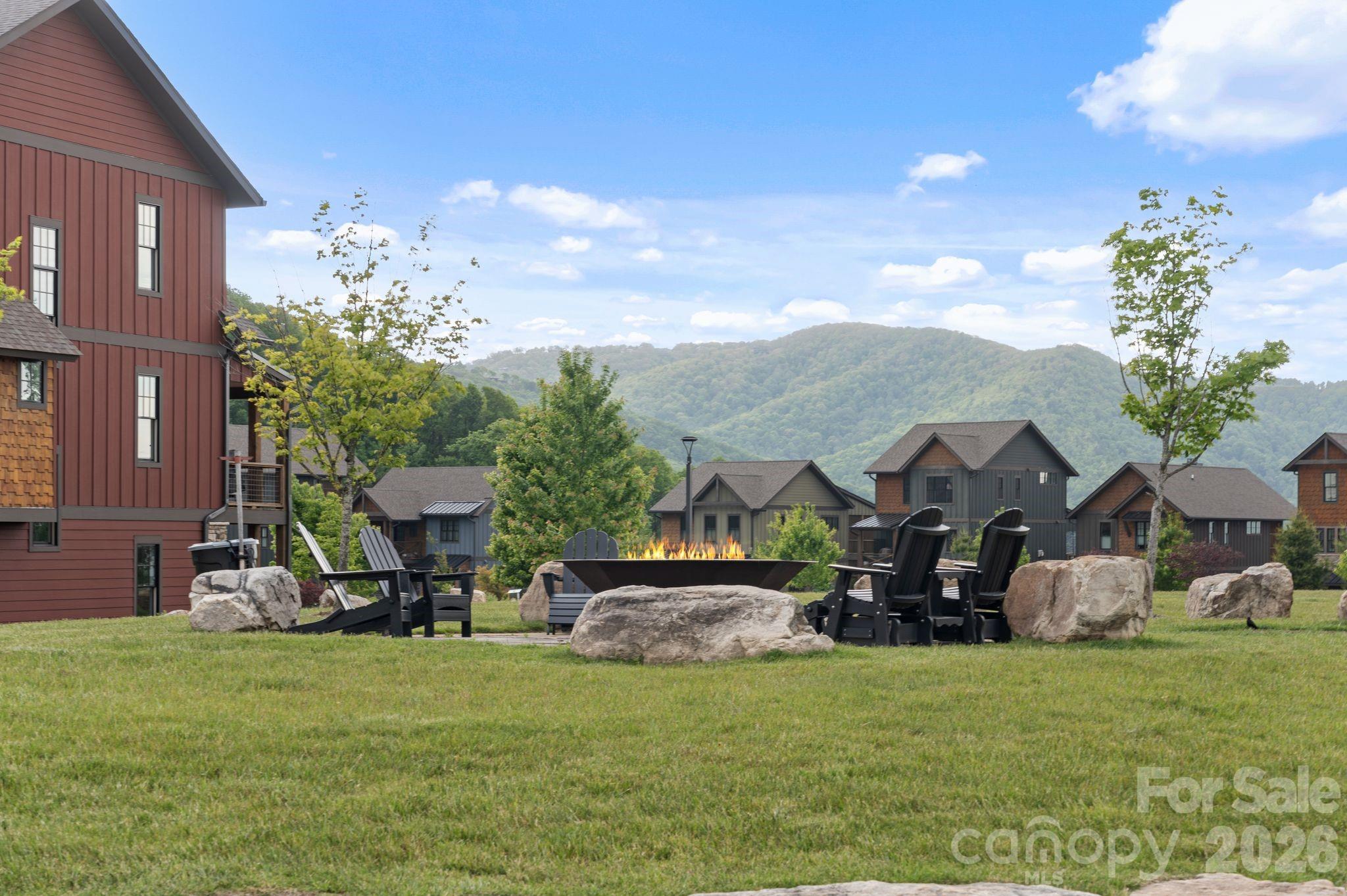 2054 Reynolds Parkway — Boone