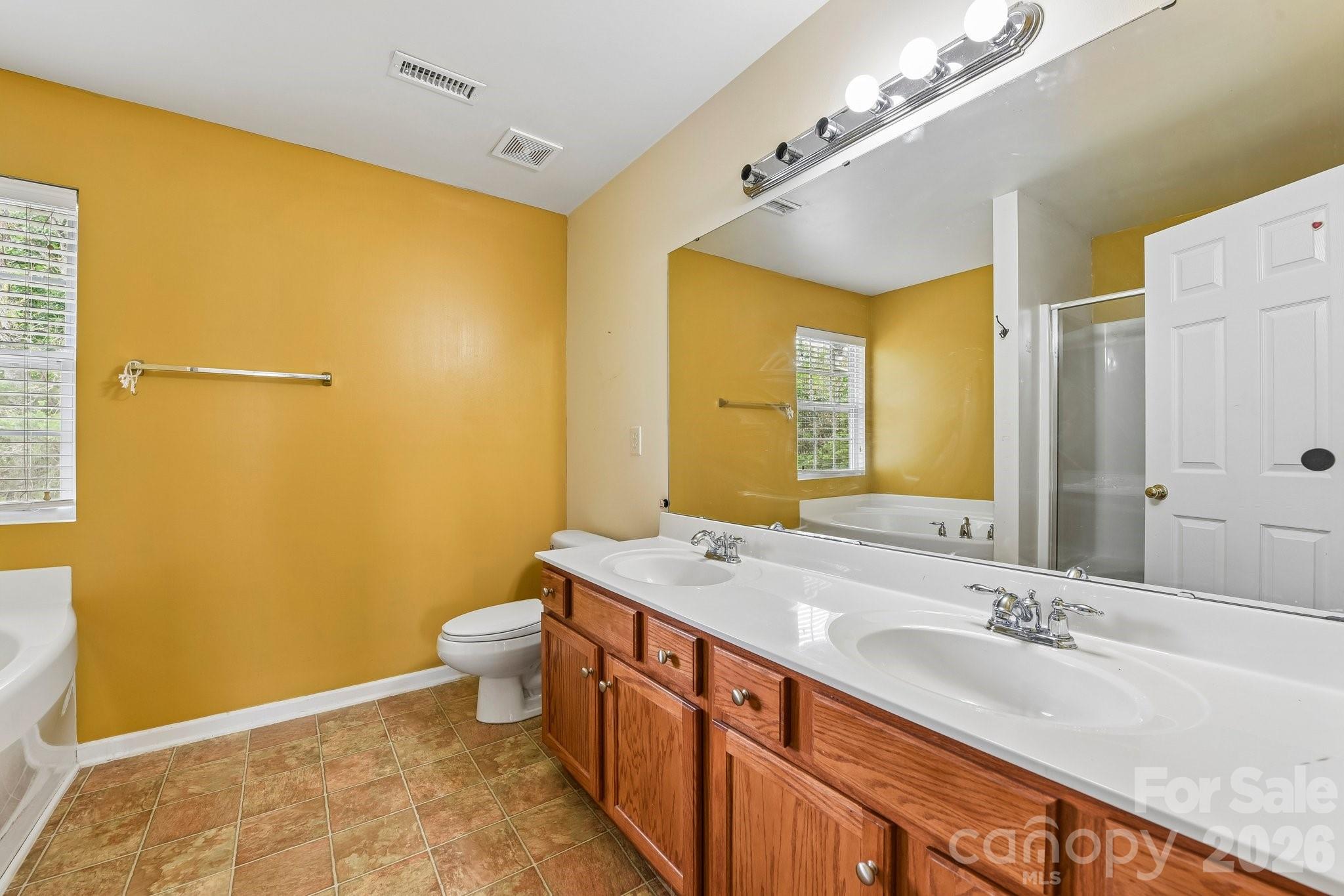 8718 Buttonwood Court — Charlotte