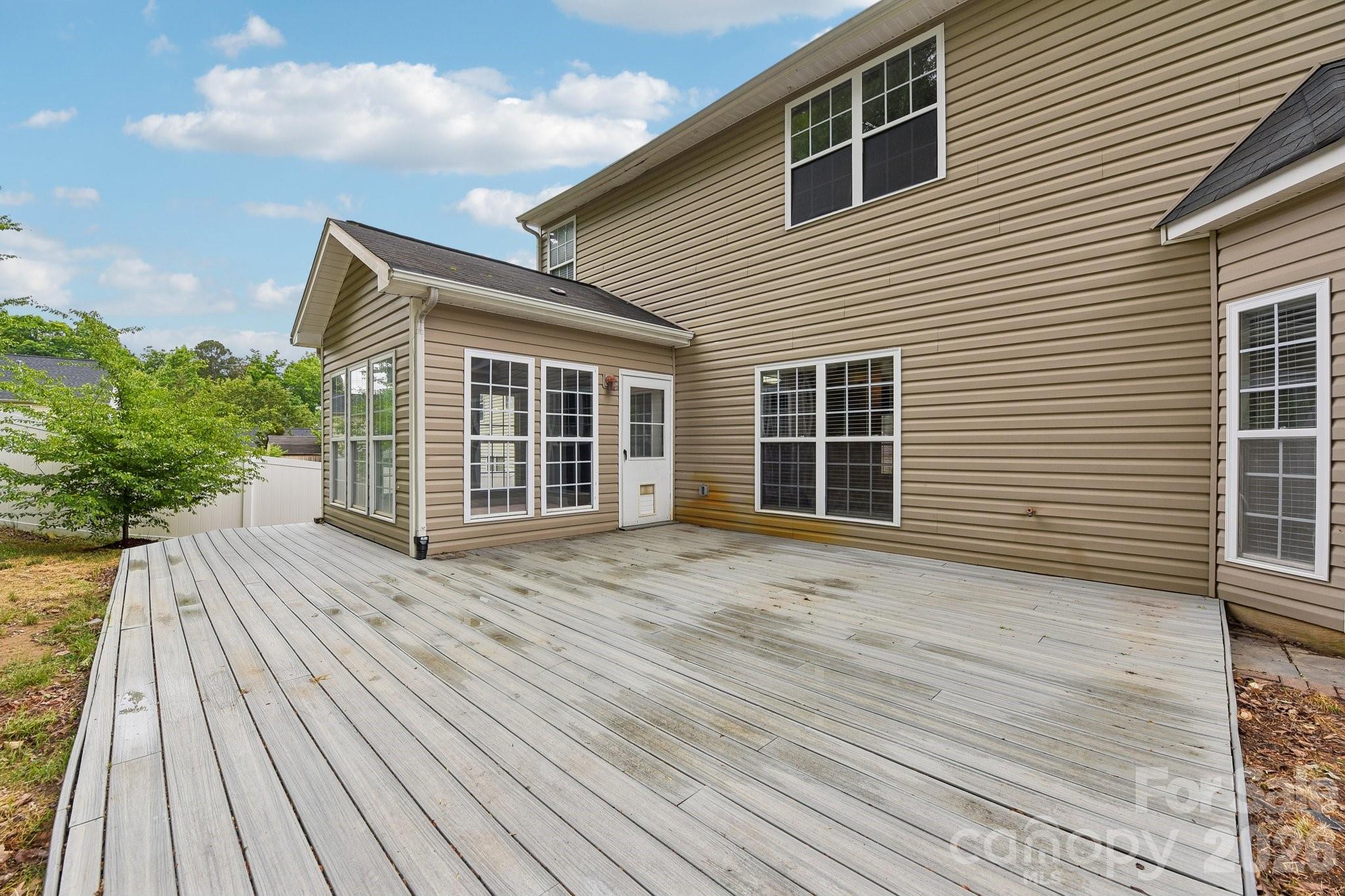8718 Buttonwood Court — Charlotte