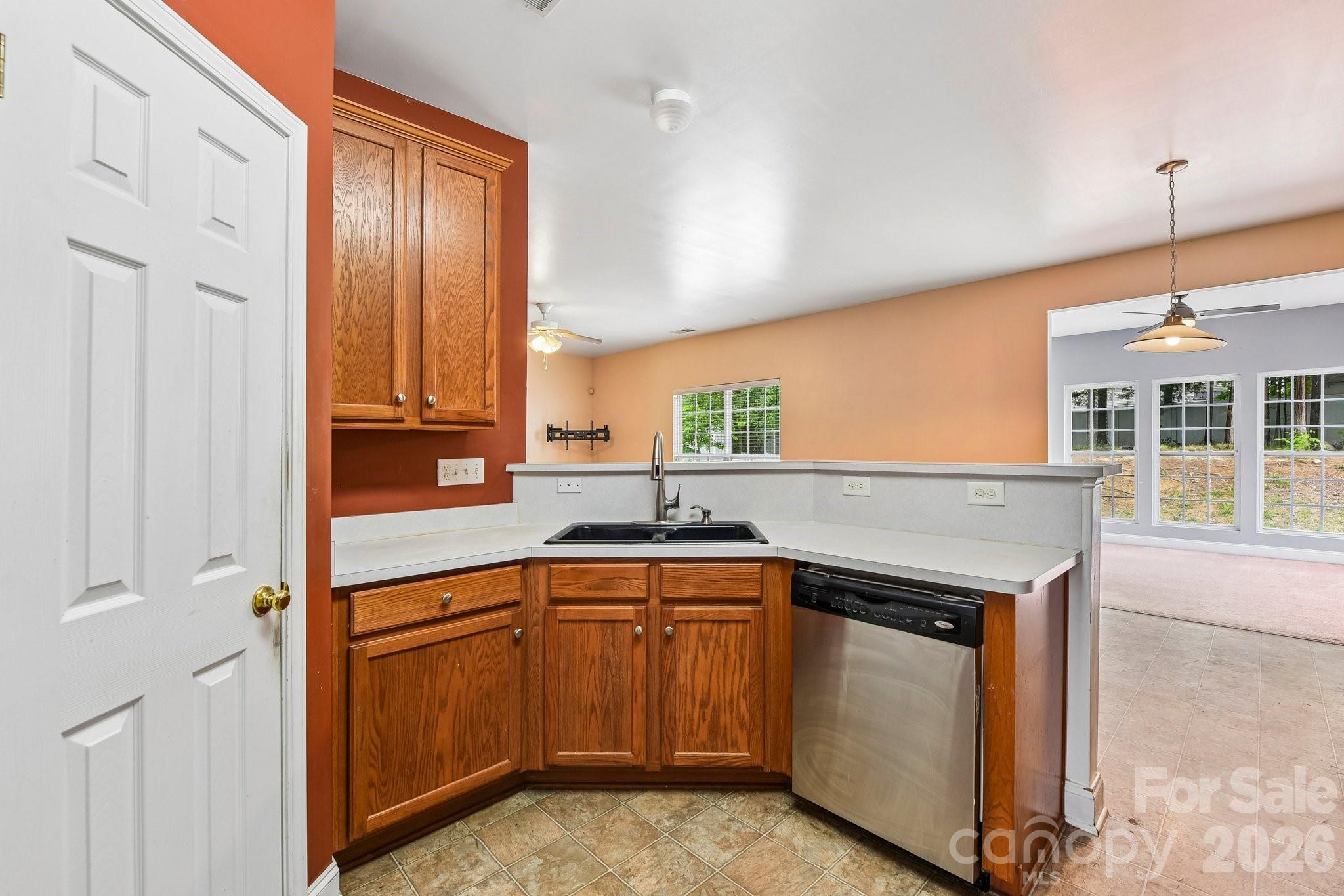 8718 Buttonwood Court — Charlotte