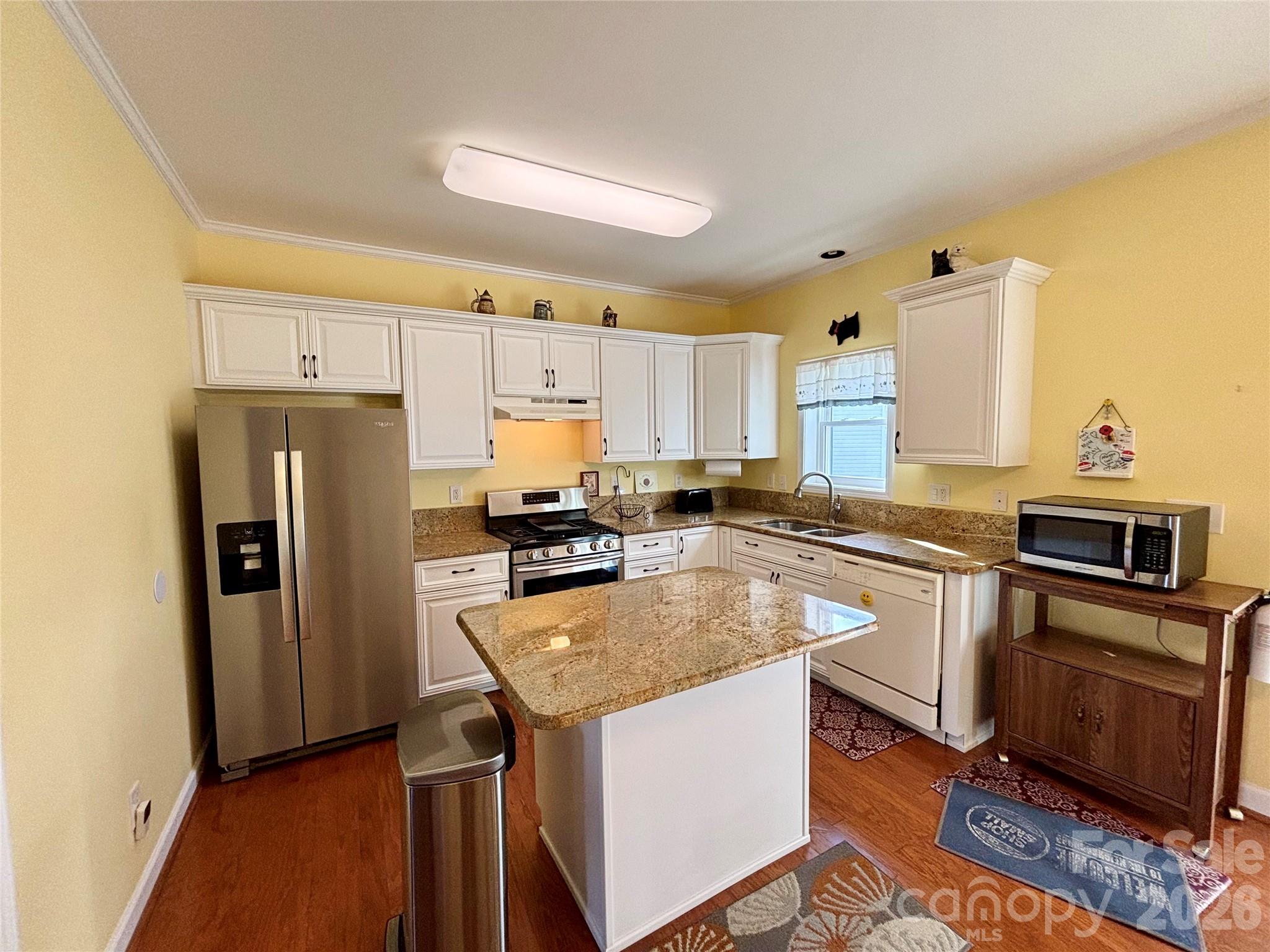 194 Beechnut Drive — Hendersonville