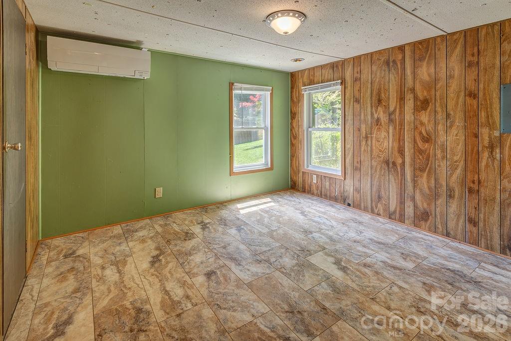 64 Haw Creek Circle — Asheville