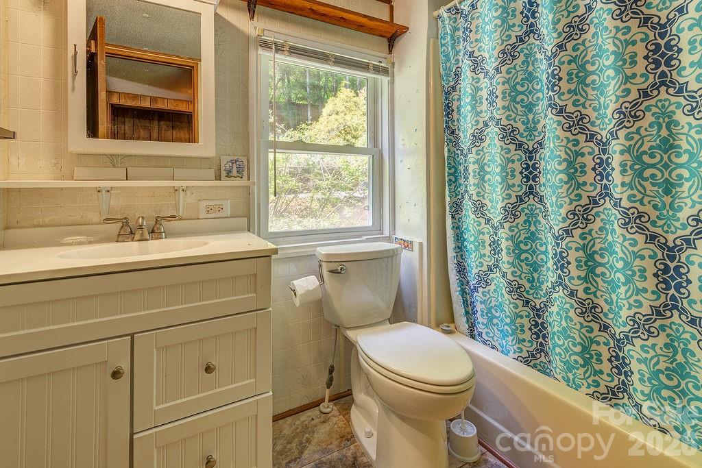 64 Haw Creek Circle — Asheville