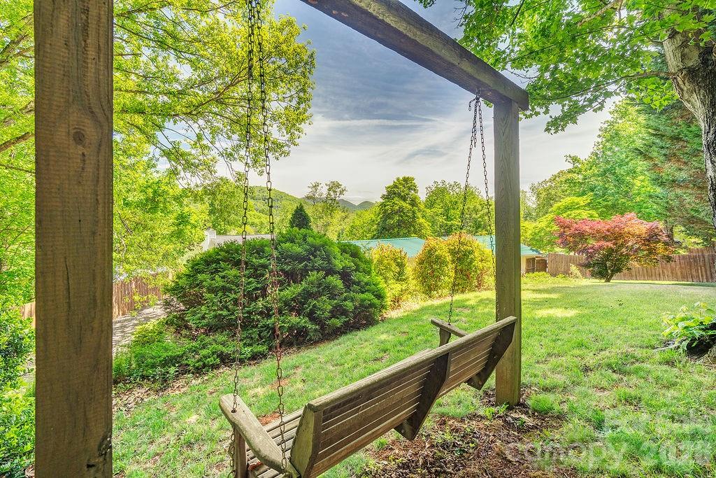 64 Haw Creek Circle — Asheville
