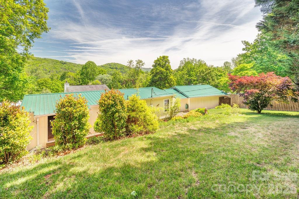 64 Haw Creek Circle — Asheville