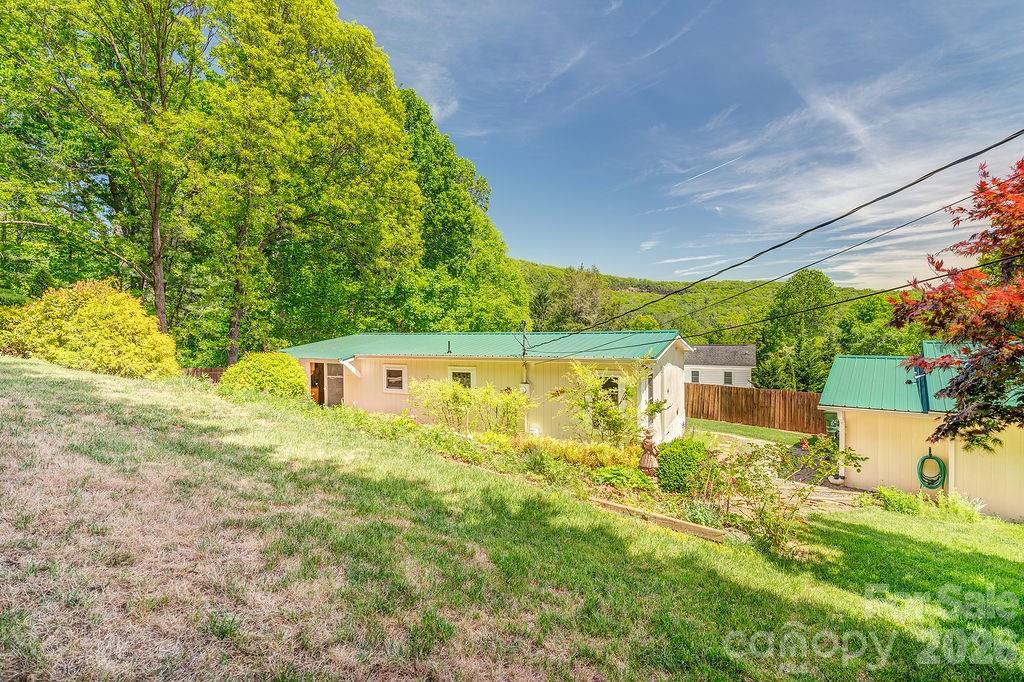 64 Haw Creek Circle — Asheville