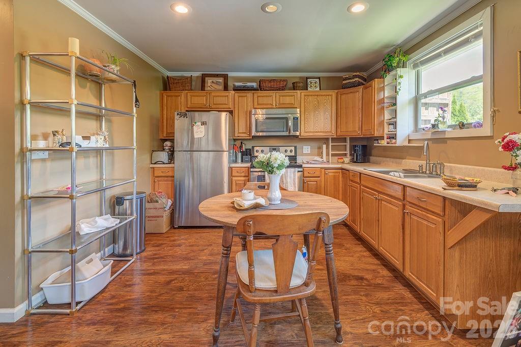 64 Haw Creek Circle — Asheville