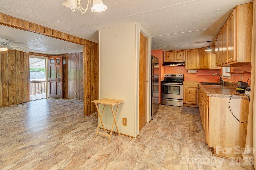 64 Haw Creek Circle — Asheville