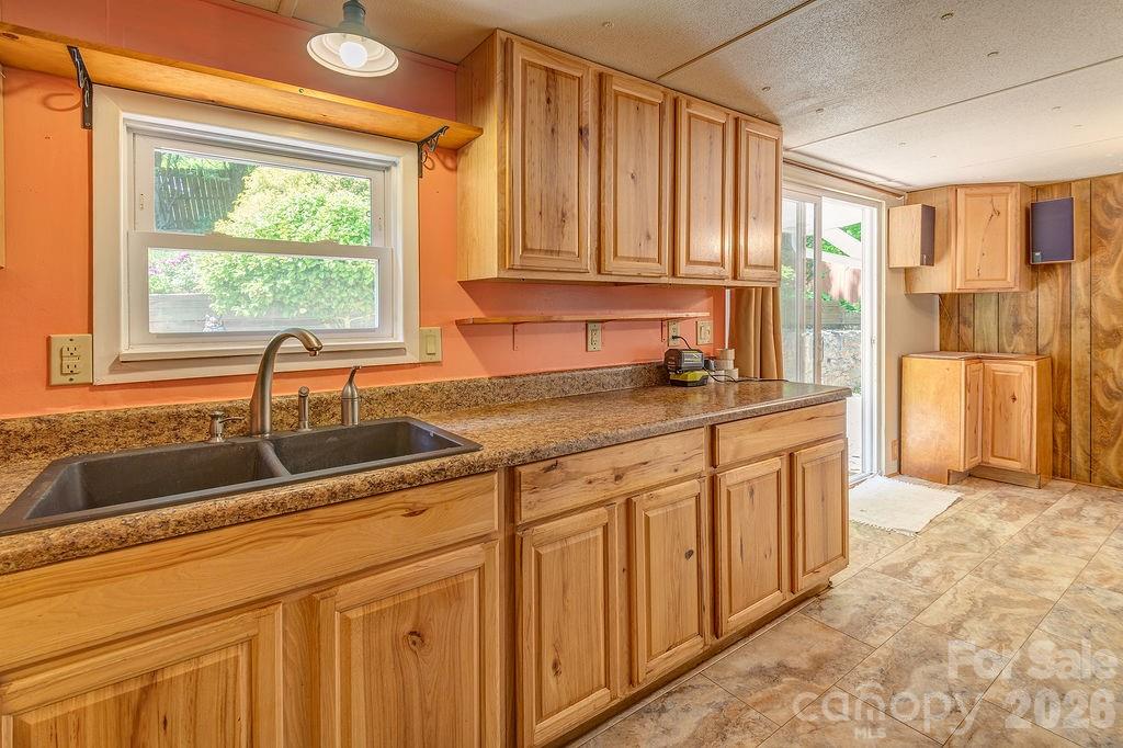 64 Haw Creek Circle — Asheville