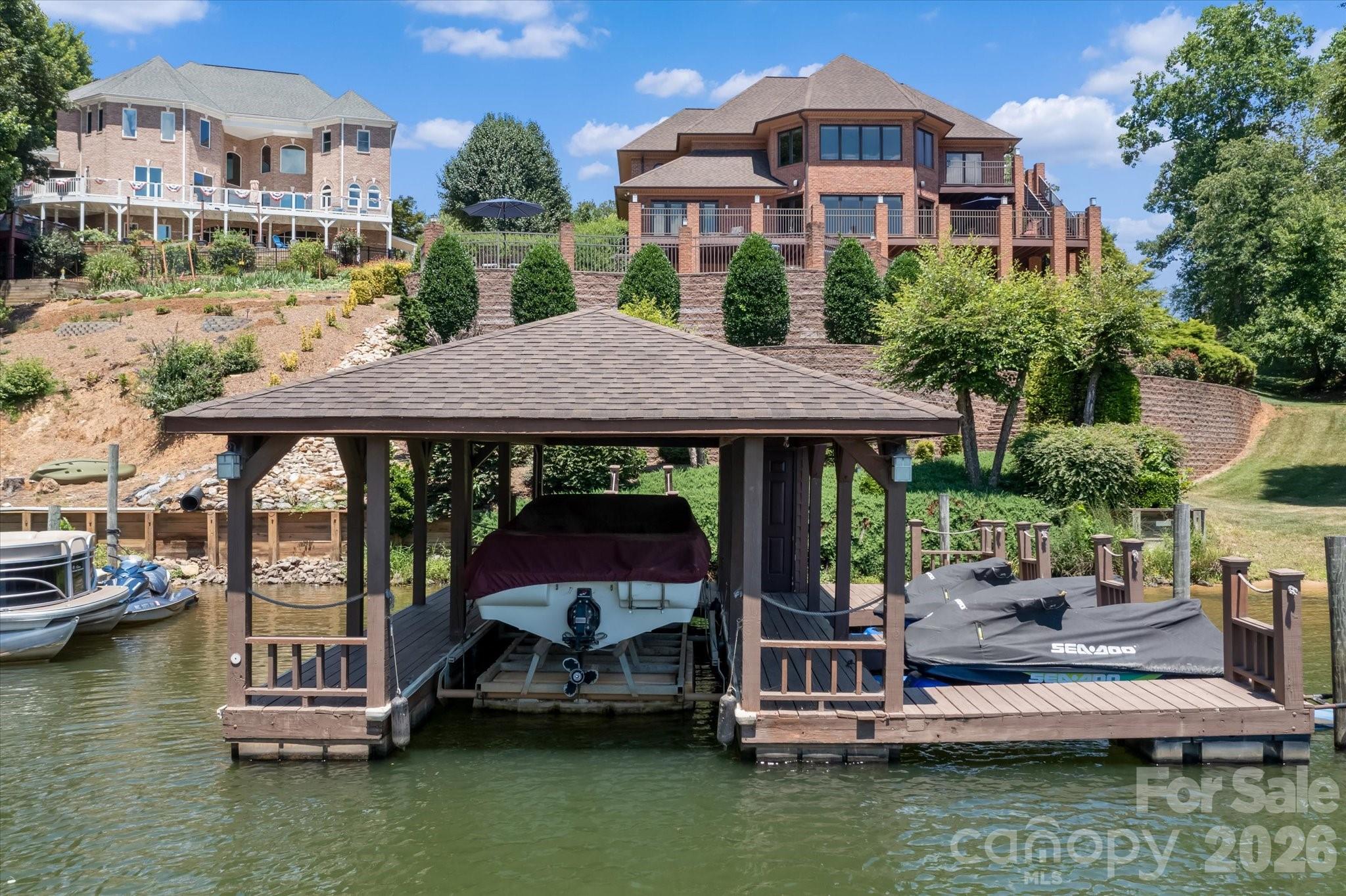 368 Players Ridge Road — Hickory