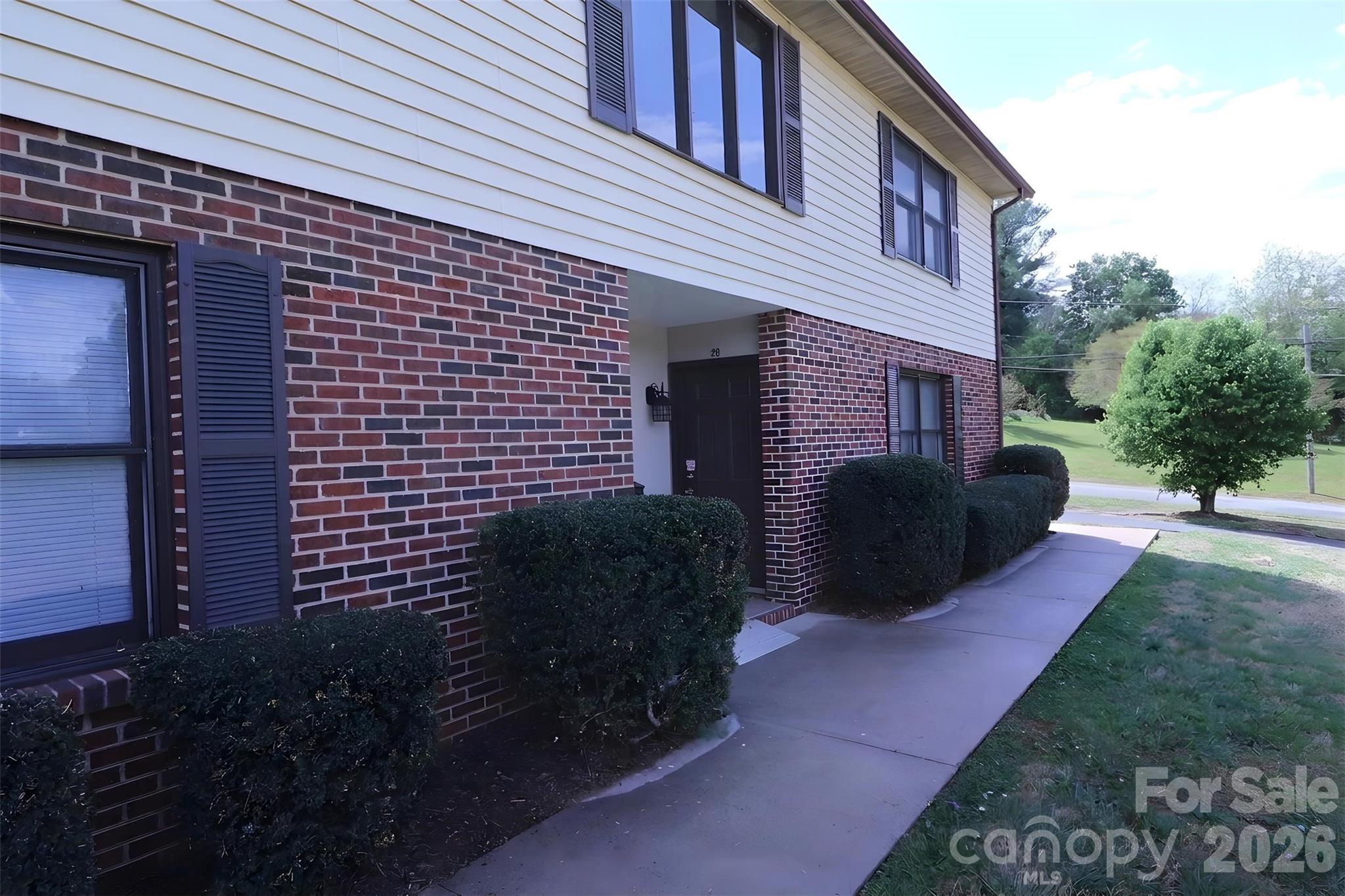 525 SW 12th Street SW #29 — Hickory