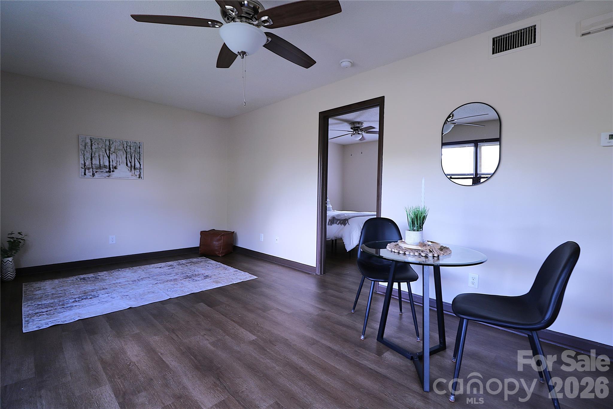 525 SW 12th Street SW #29 — Hickory