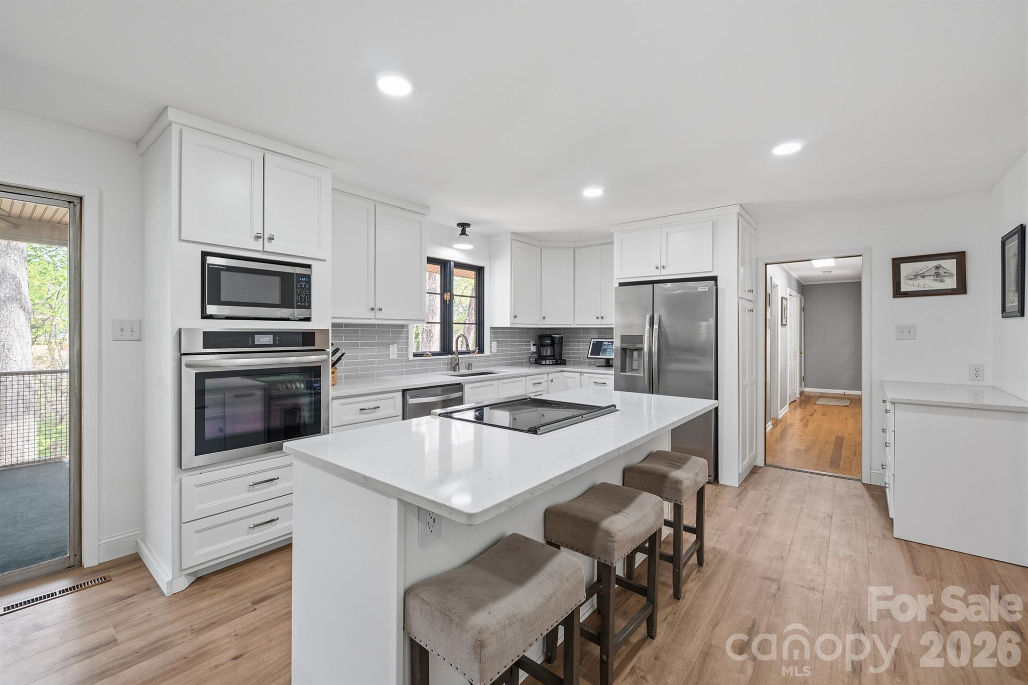 465 28th Avenue Lane NE — Hickory