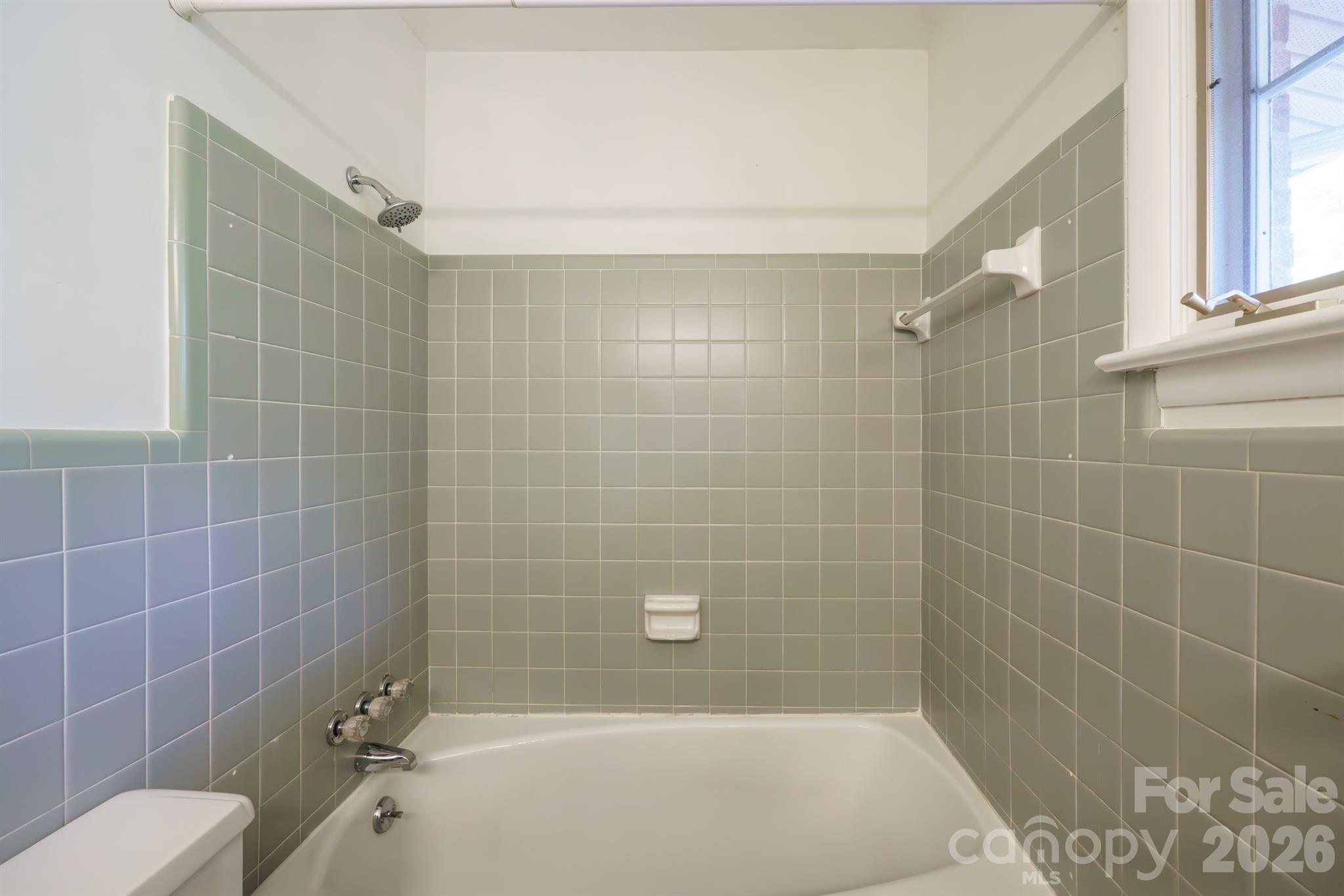 465 28th Avenue Lane NE — Hickory