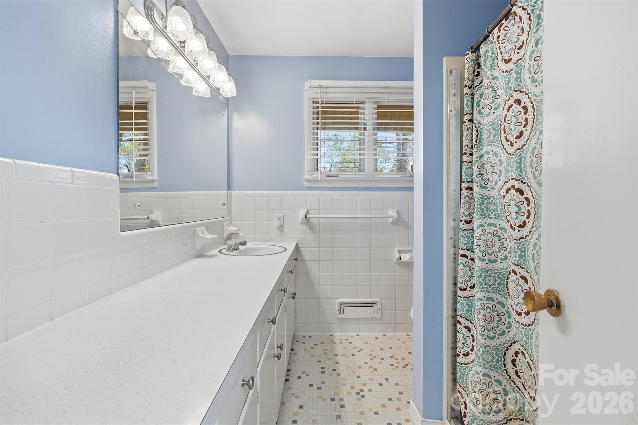 465 28th Avenue Lane NE — Hickory