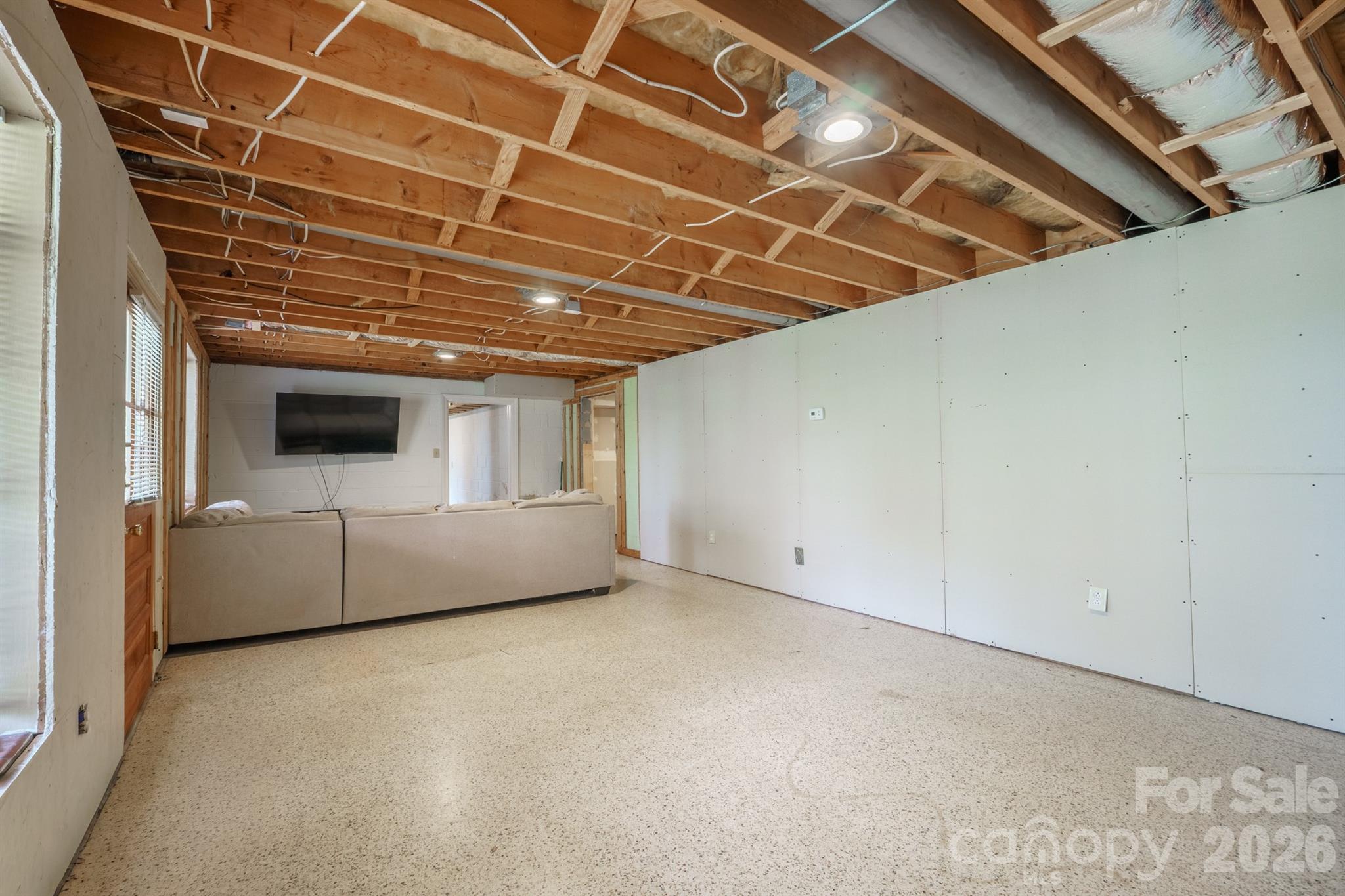 465 28th Avenue Lane NE — Hickory