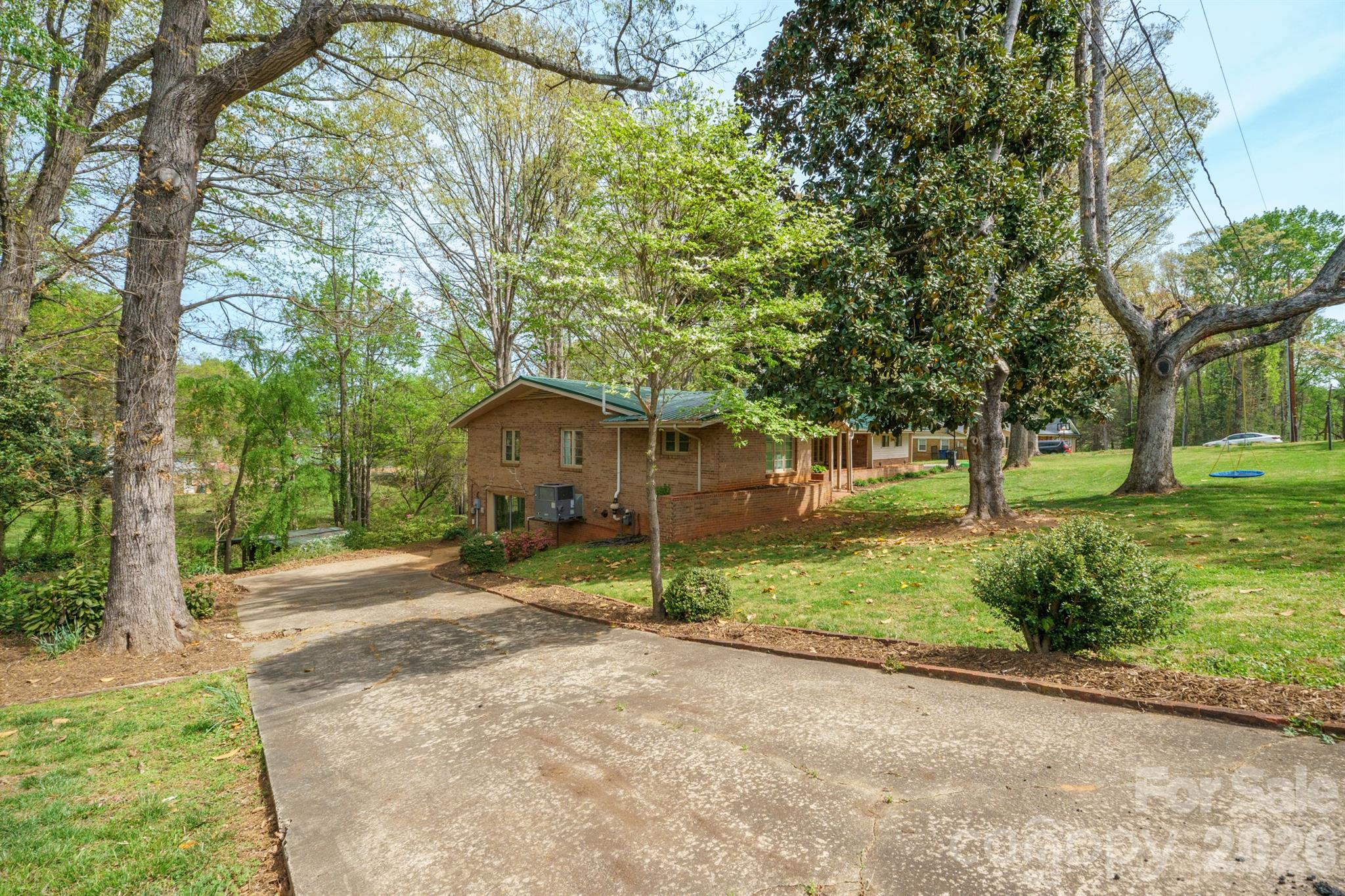 465 28th Avenue Lane NE — Hickory