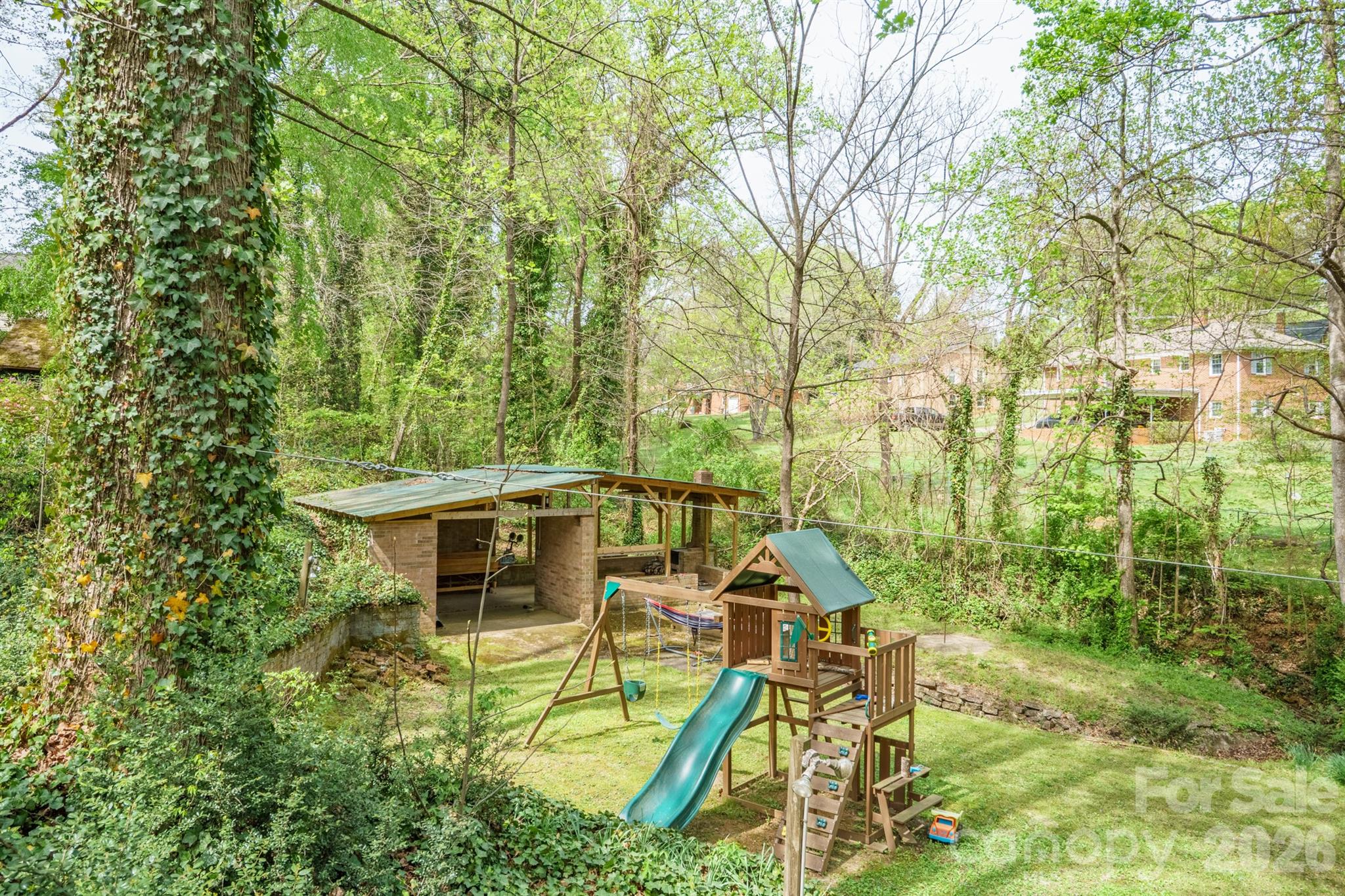 465 28th Avenue Lane NE — Hickory
