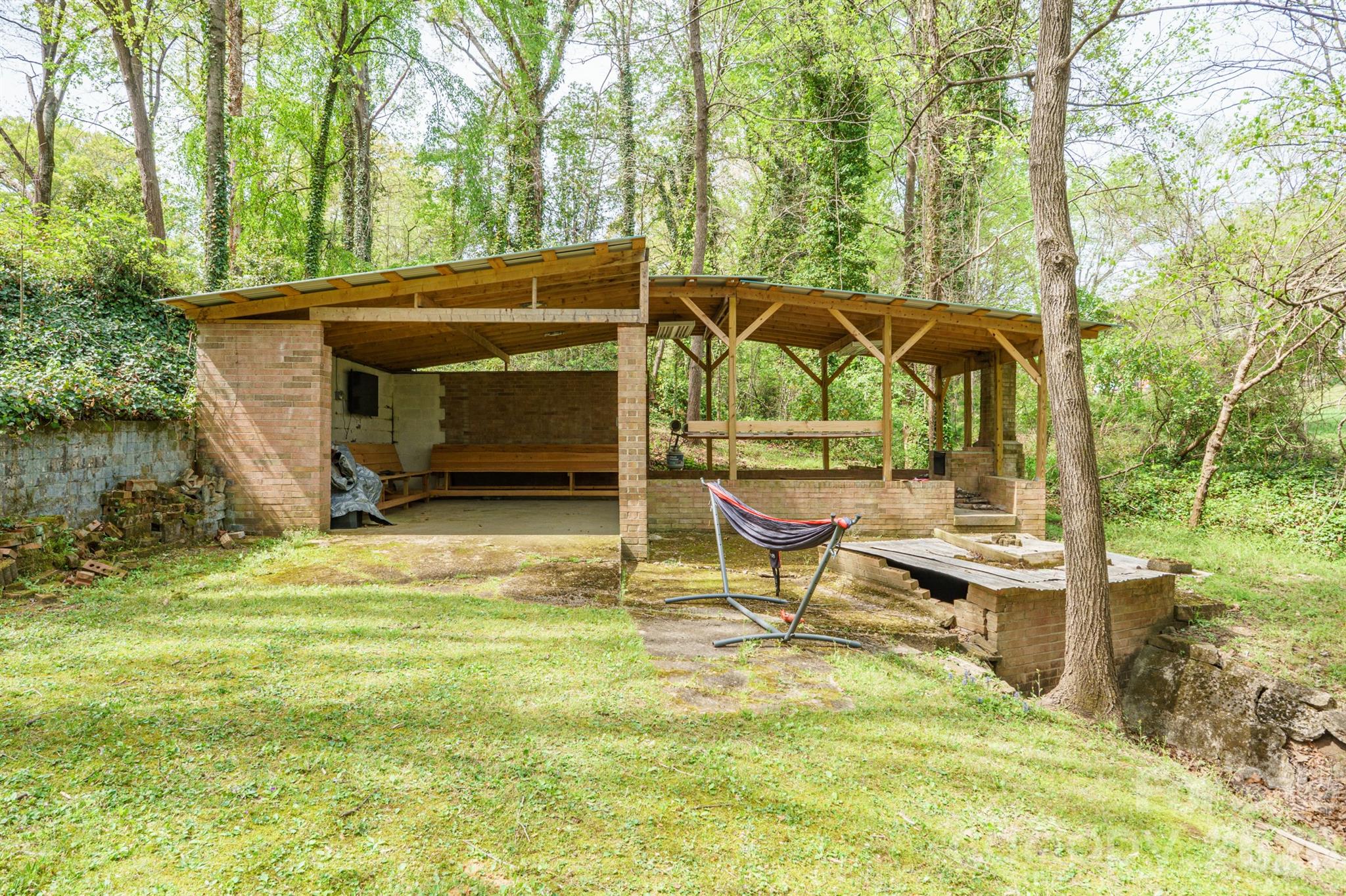 465 28th Avenue Lane NE — Hickory