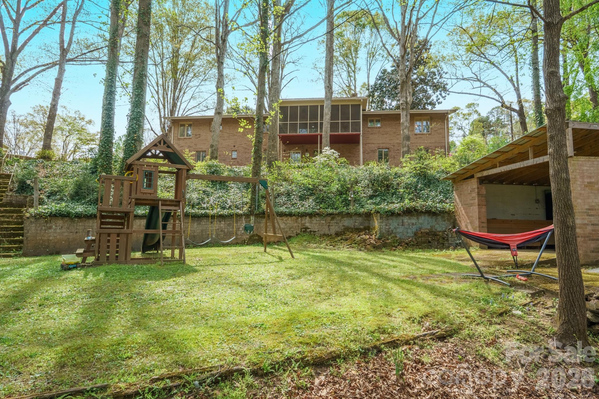 465 28th Avenue Lane NE — Hickory