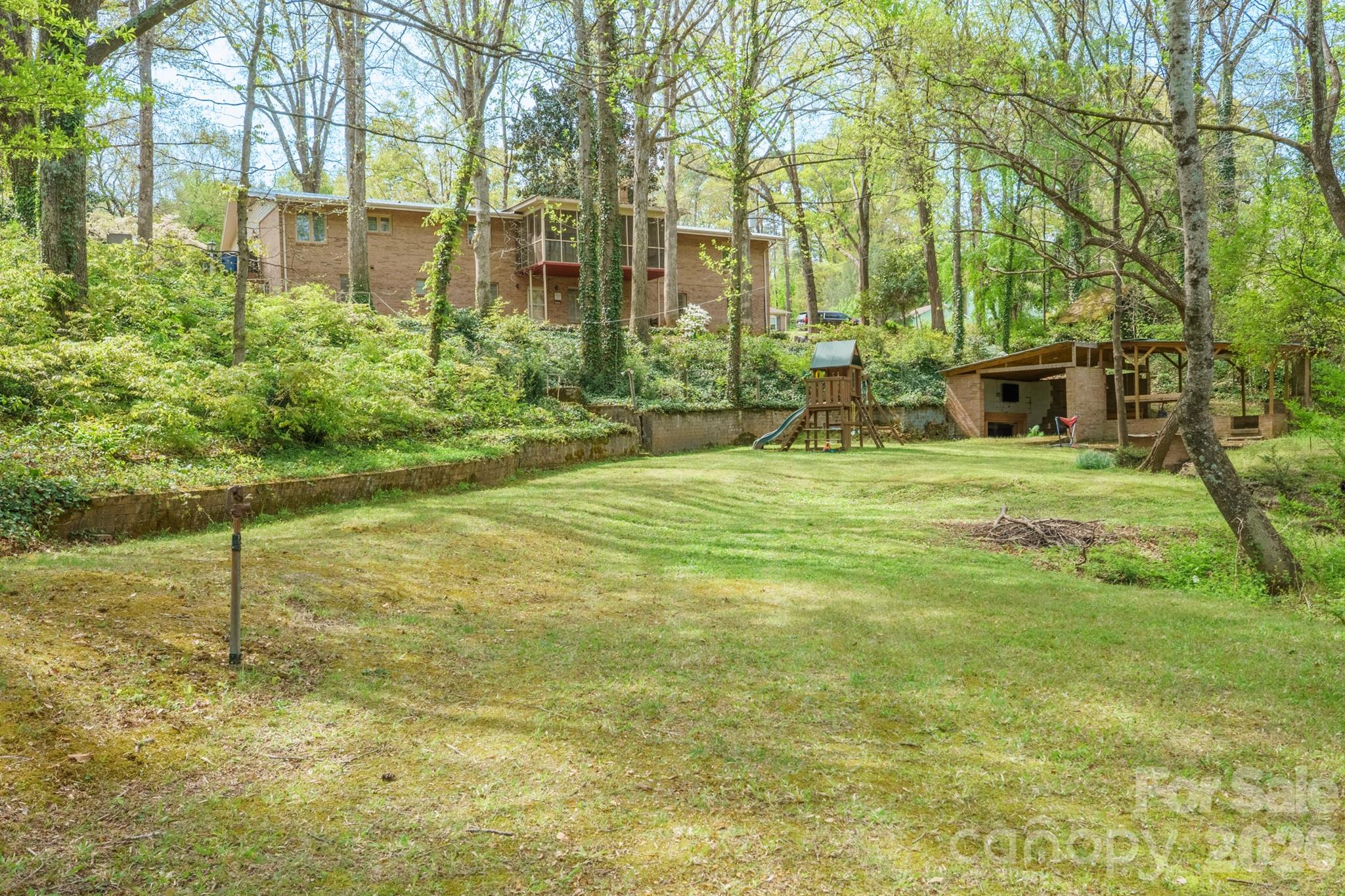 465 28th Avenue Lane NE — Hickory