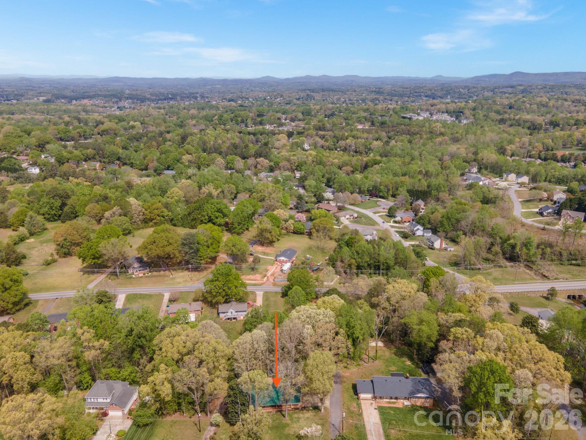 465 28th Avenue Lane NE — Hickory