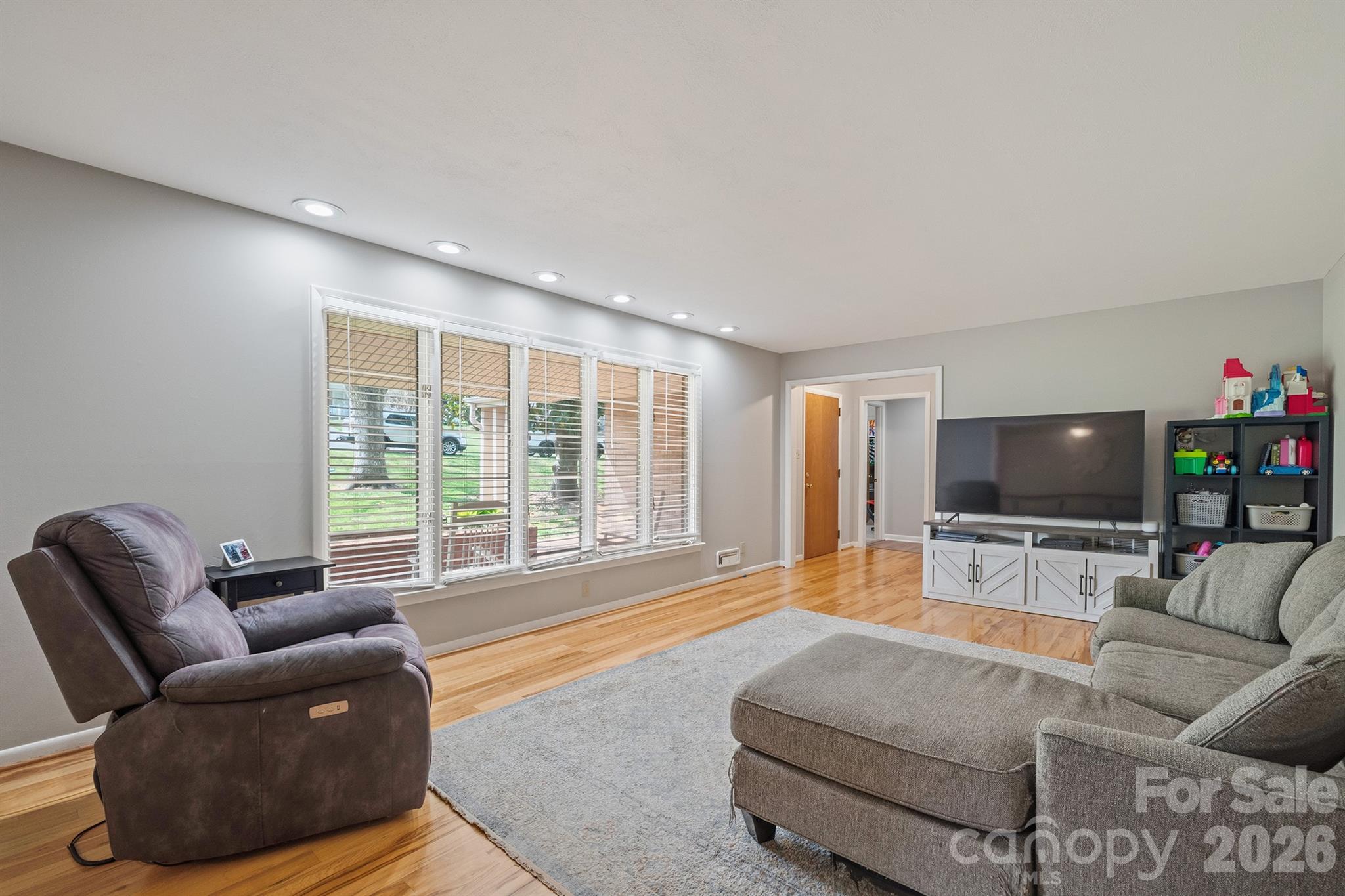 465 28th Avenue Lane NE — Hickory