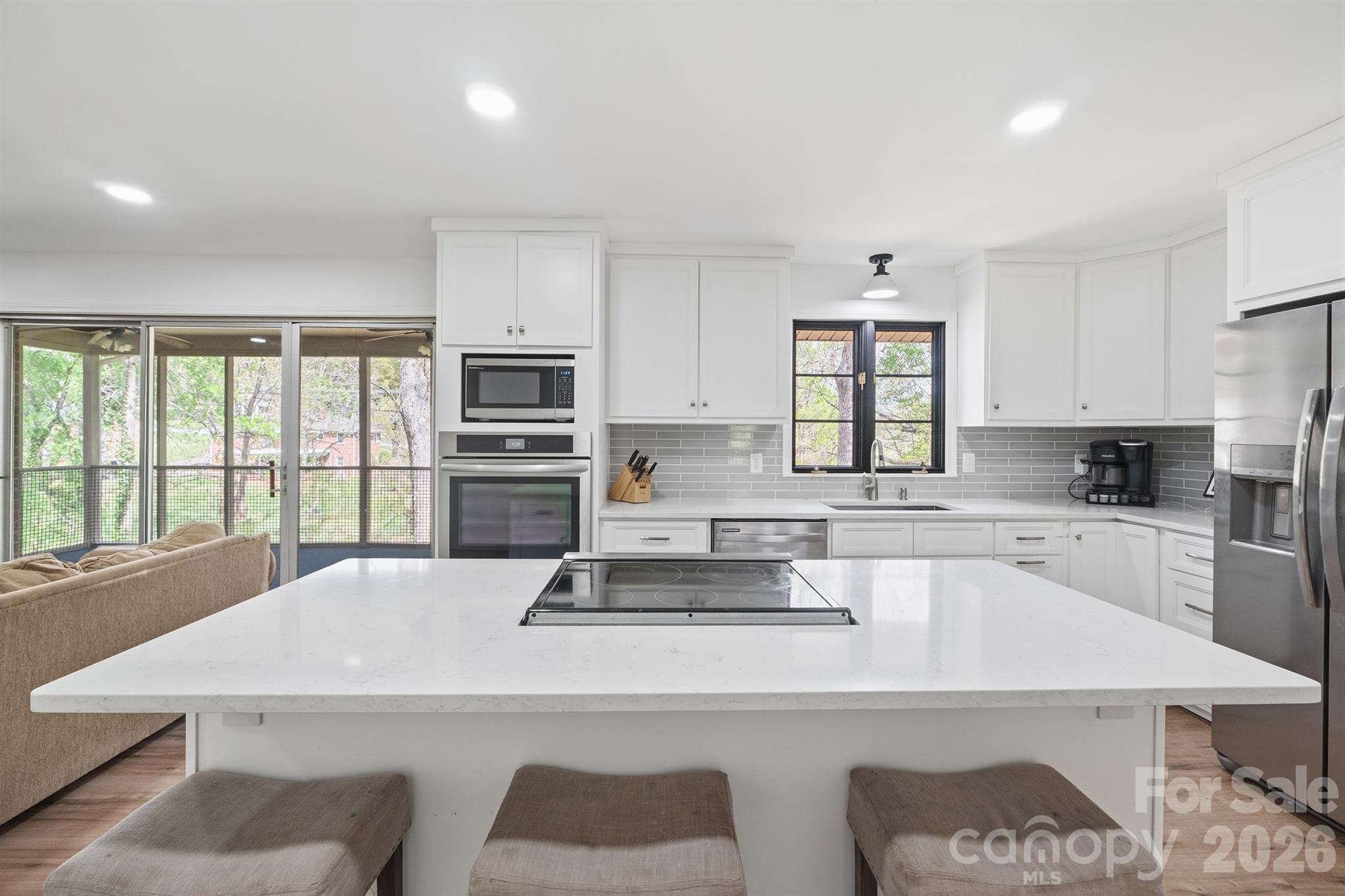 465 28th Avenue Lane NE — Hickory