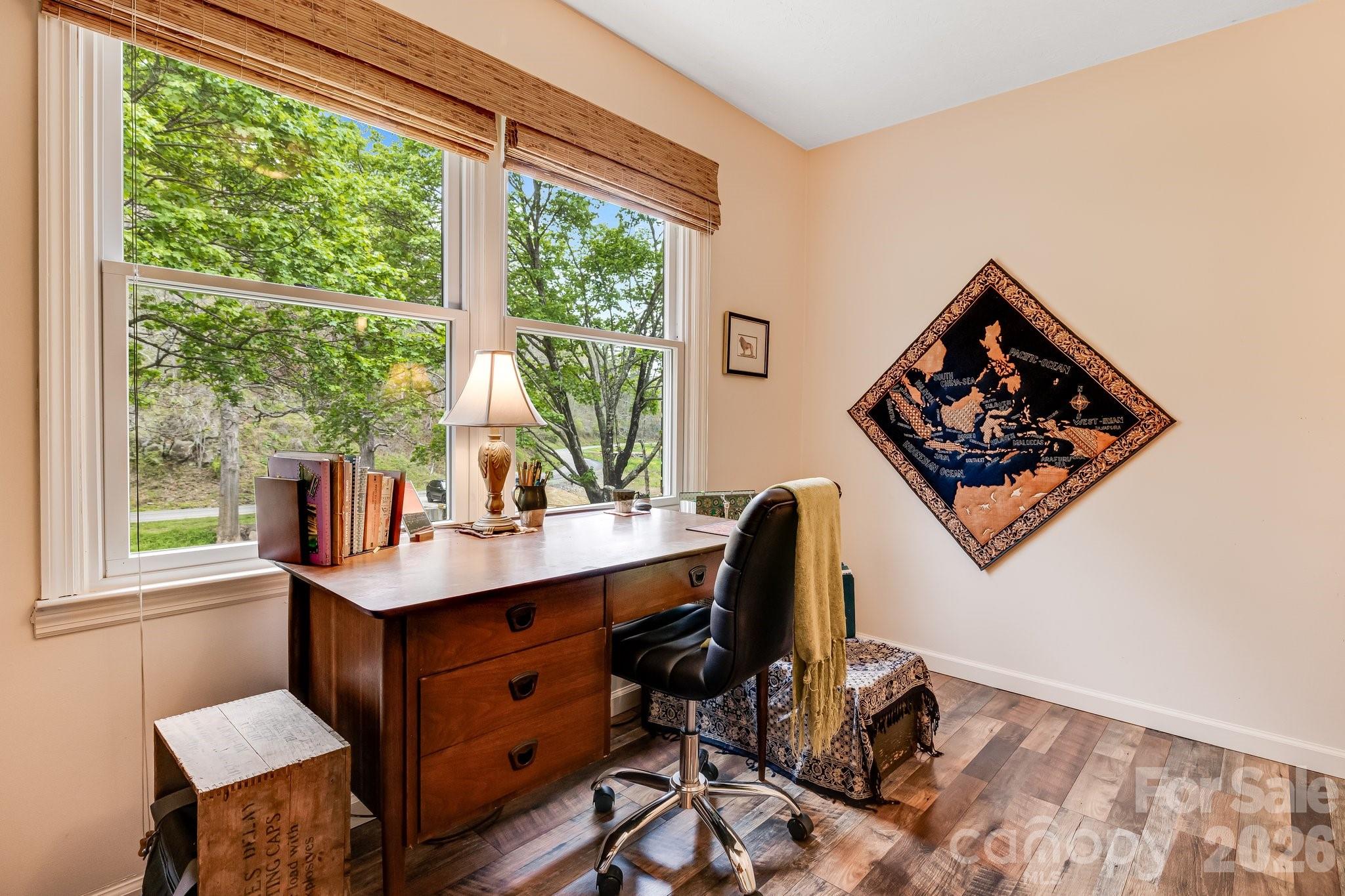6334 Jacks Creek Road — Burnsville